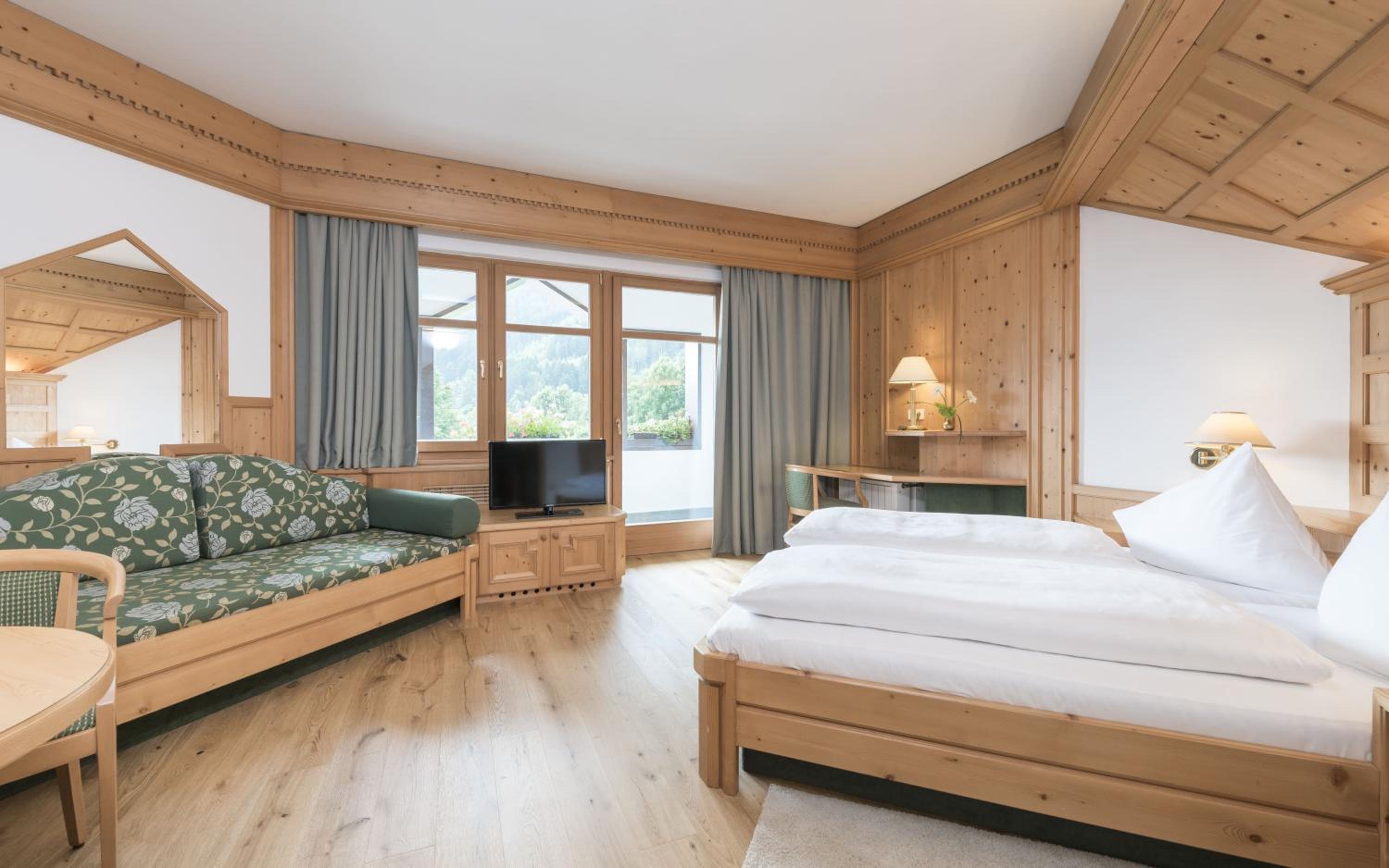 Superior Double Room "Pustrissa"
