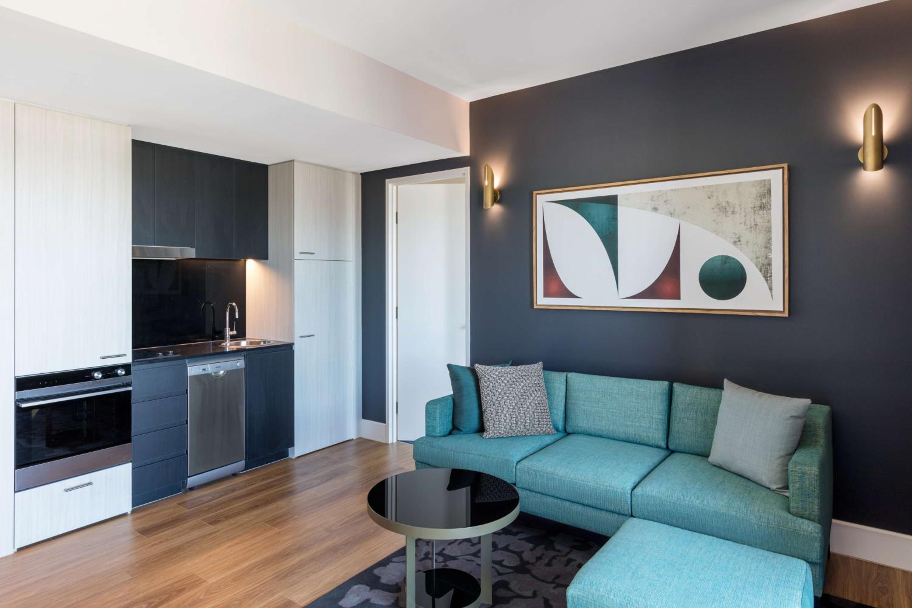 Premier One-Bedroom Apartment with Balcony thumbnail 6