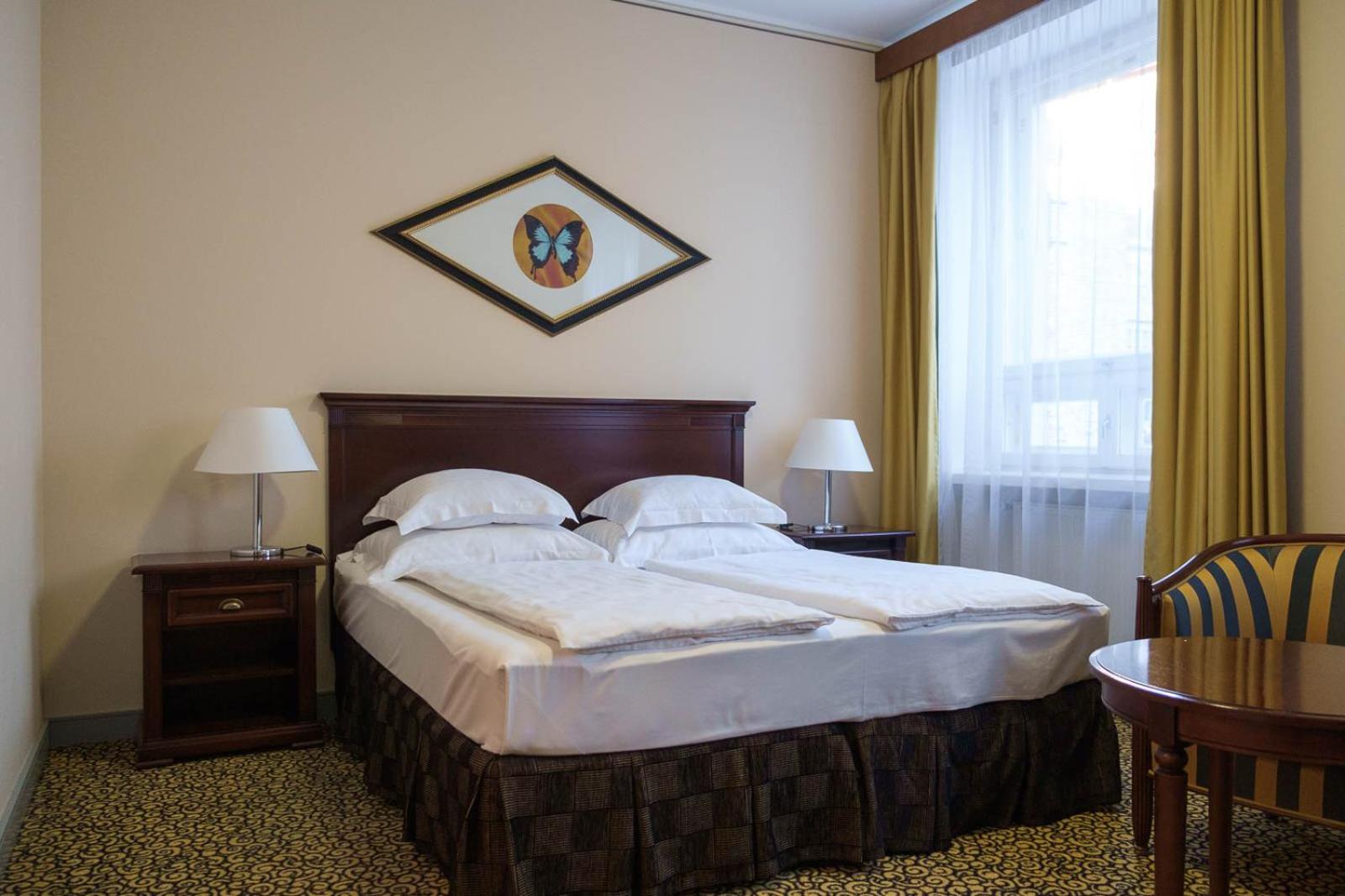 Large Double Room - Photo 1