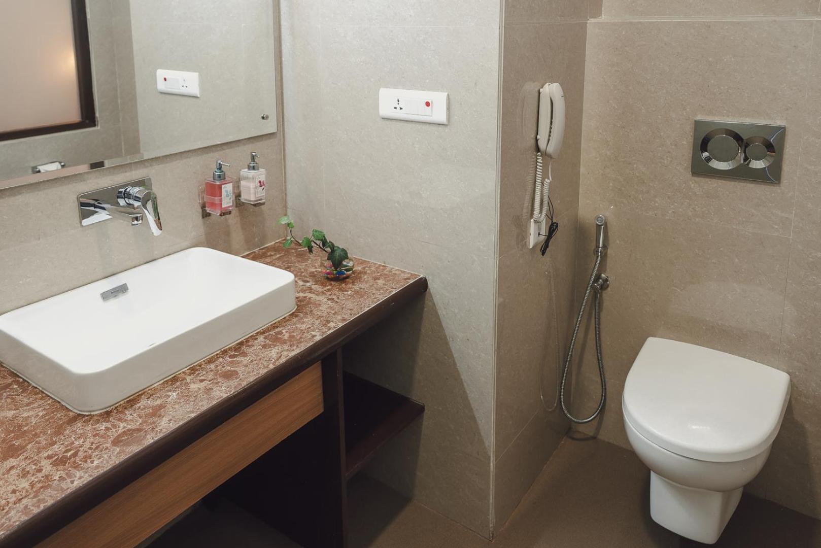 Premier Room(10% discount on F&B ) - Photo 2
