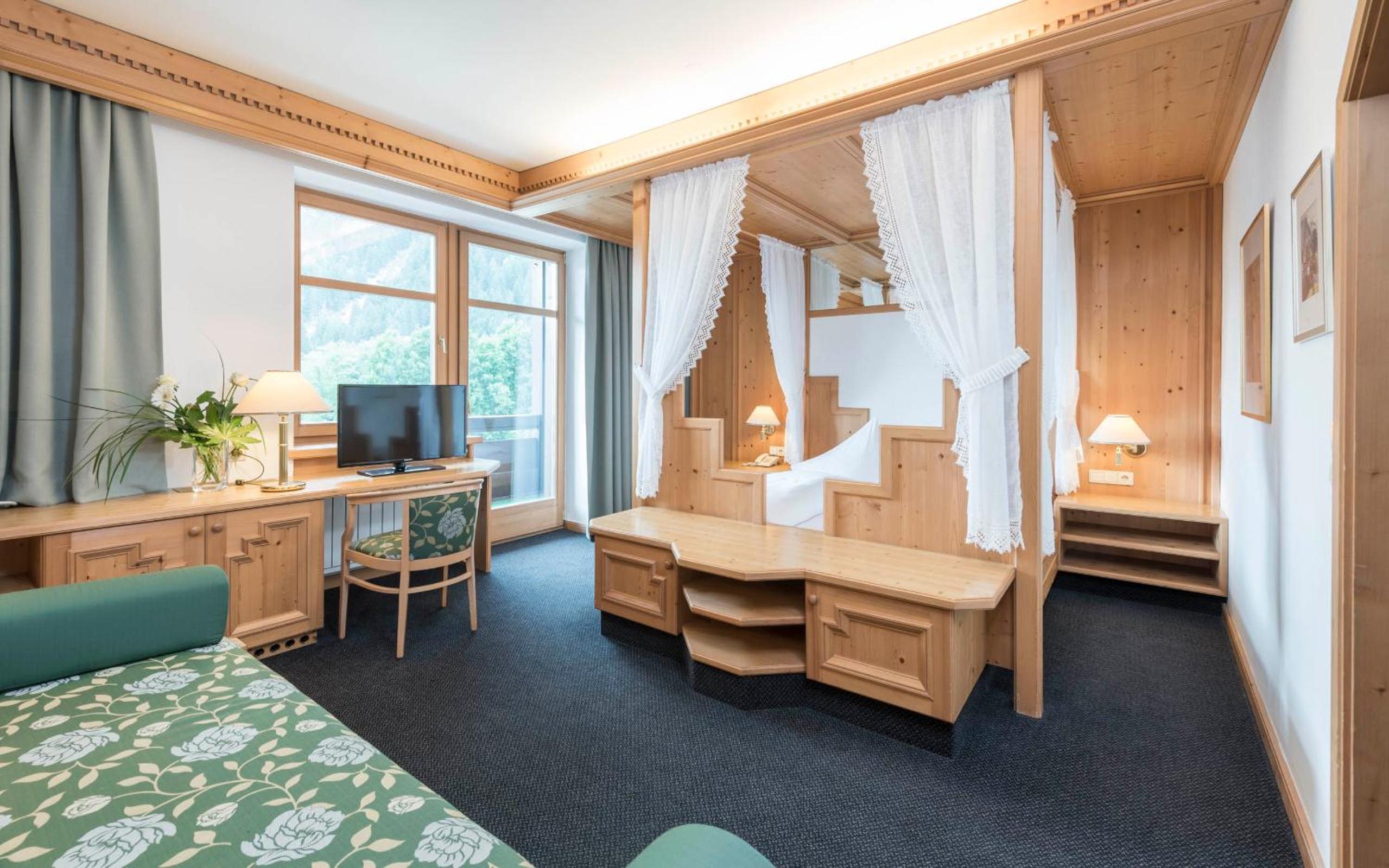 Deluxe Double Room "Kronplatz"