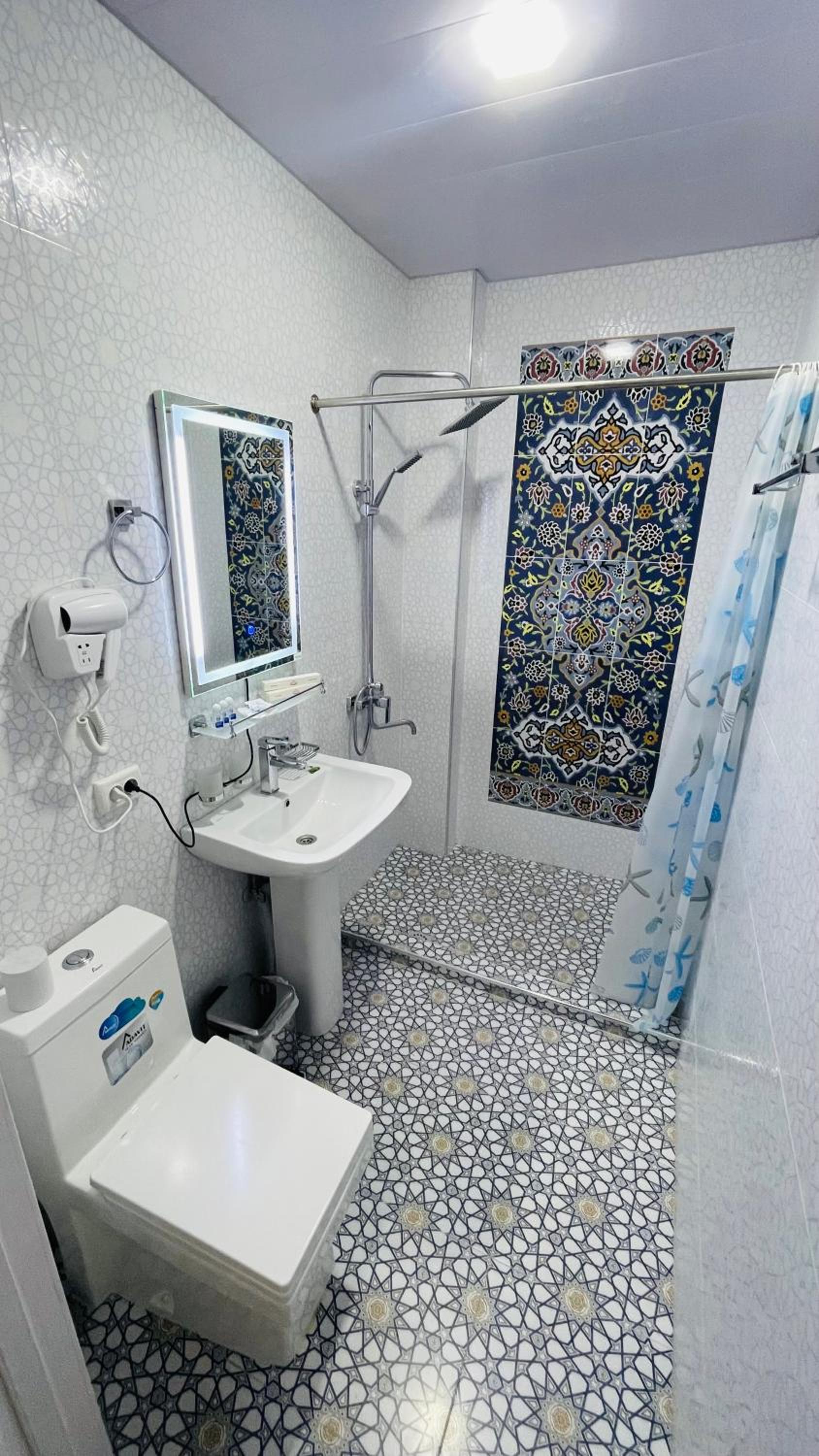 Large Double or Twin Room photo 3