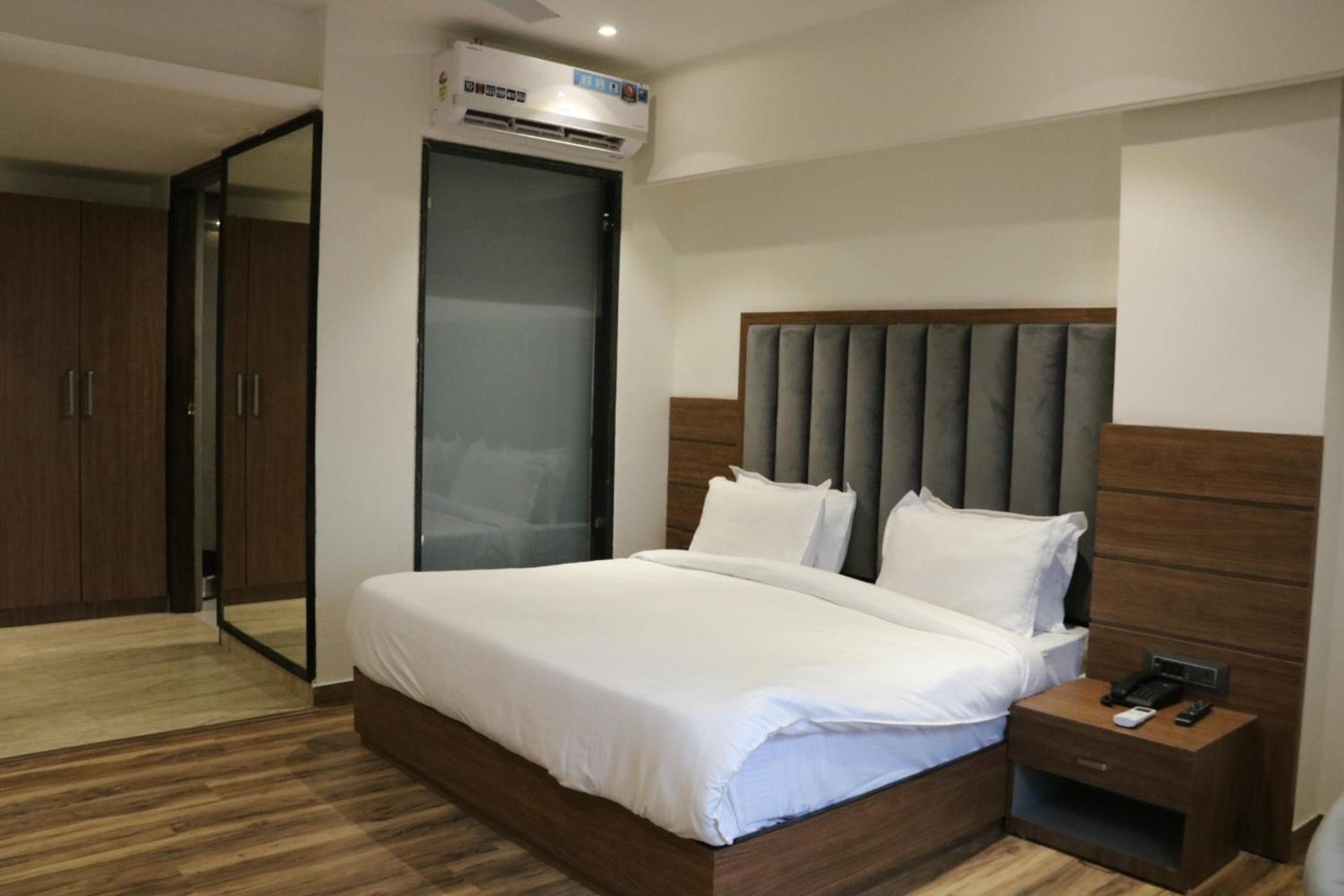 Deluxe Room - Photo 1