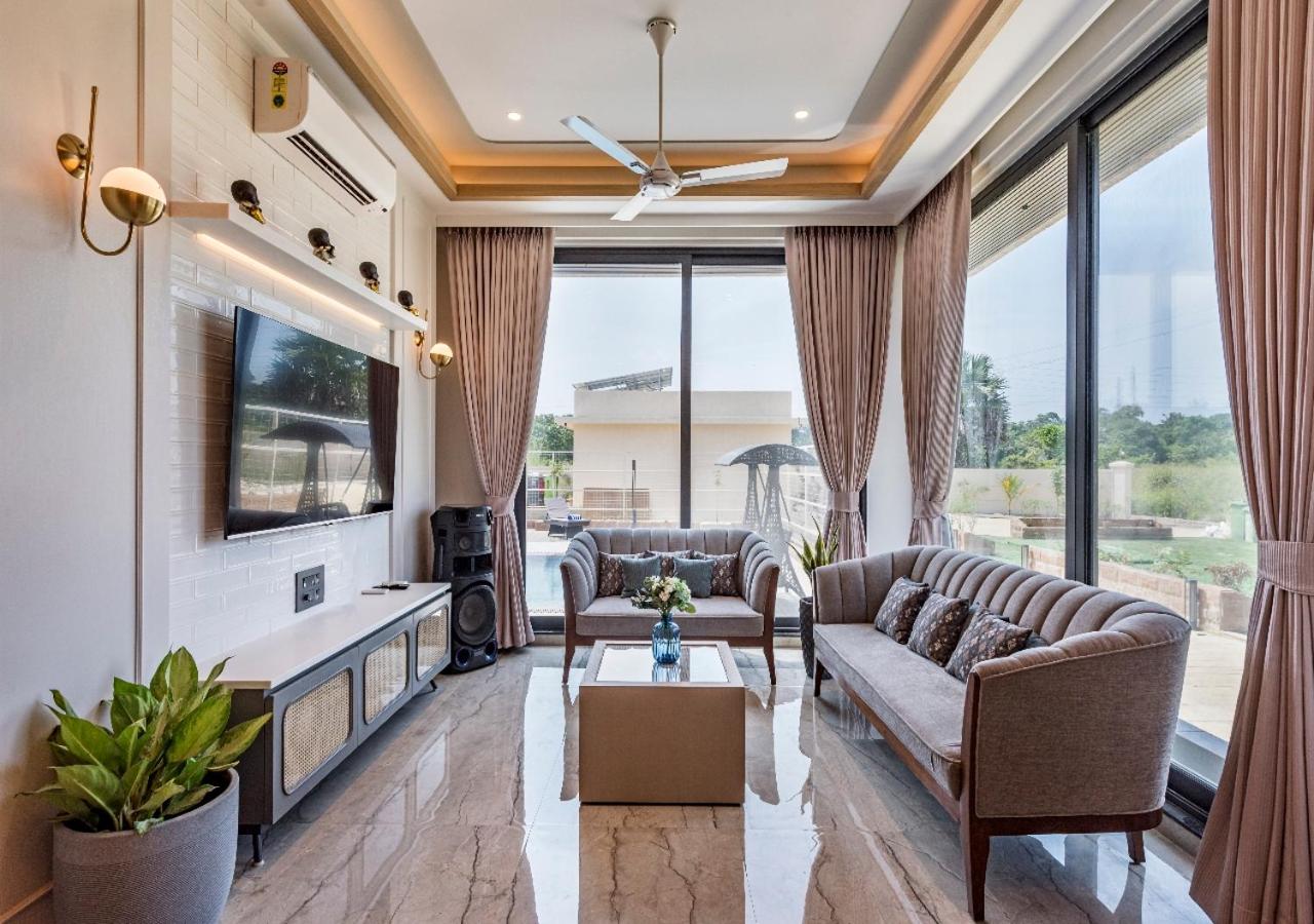 Villa photo 2