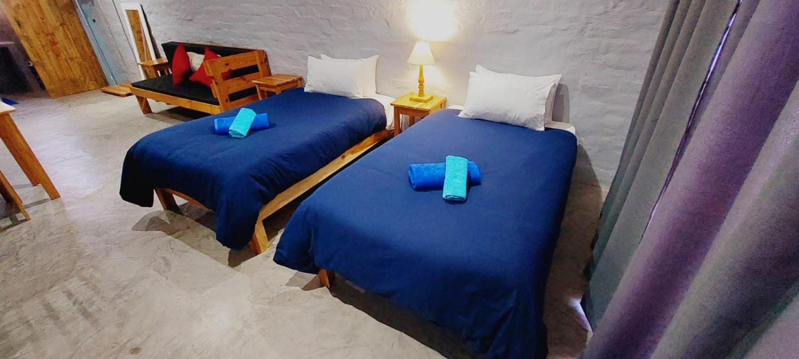 Deluxe Double Room (2 Adults + 1 Child) - Photo 1