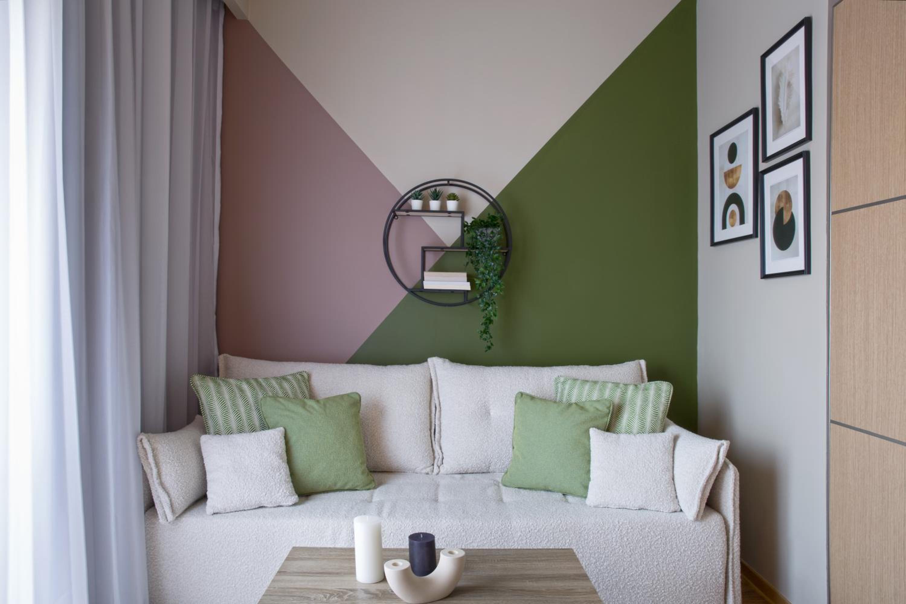 King Suite with Balcony - Photo 5