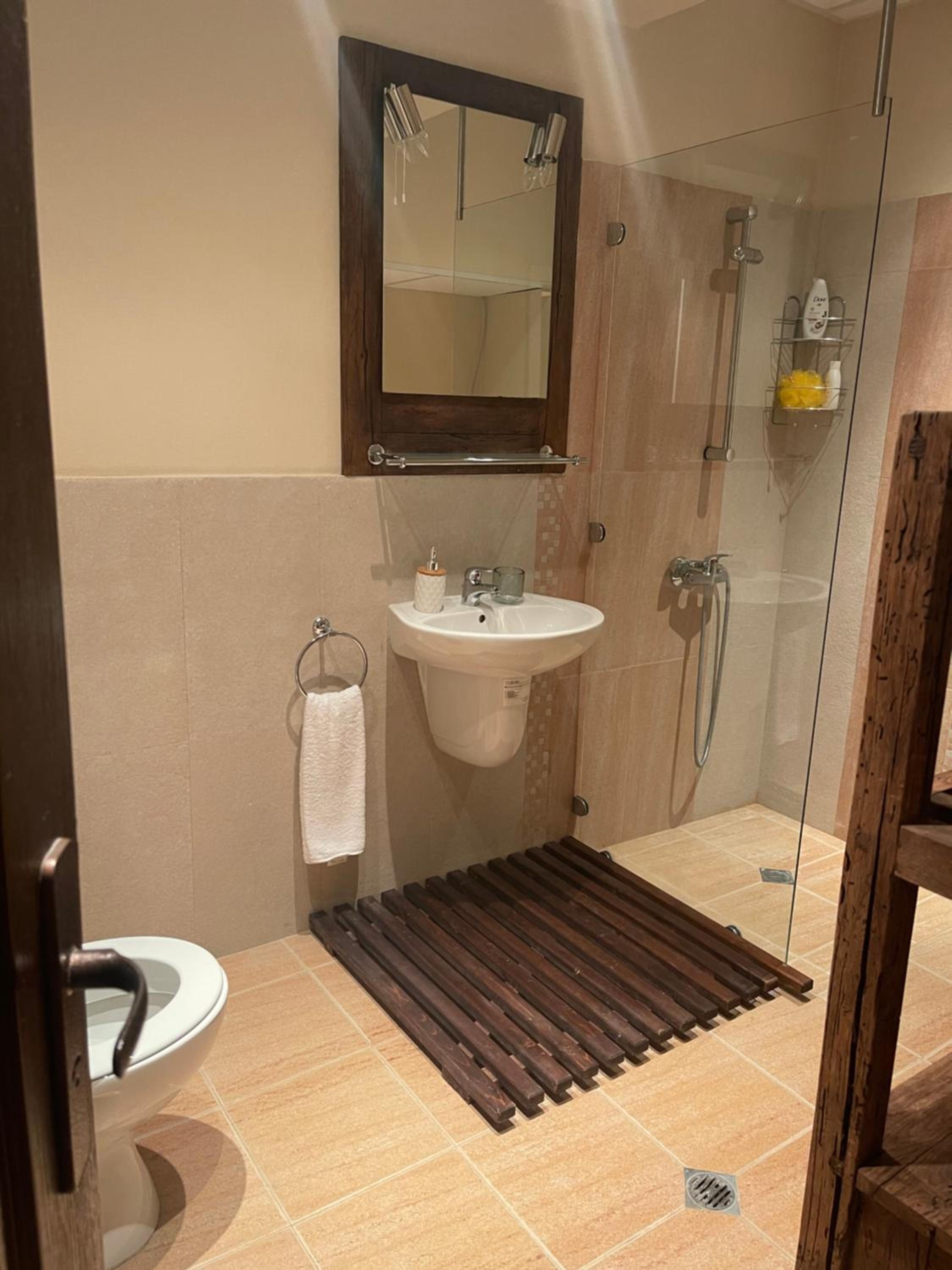 Two-Bedroom Villa - Photo 22