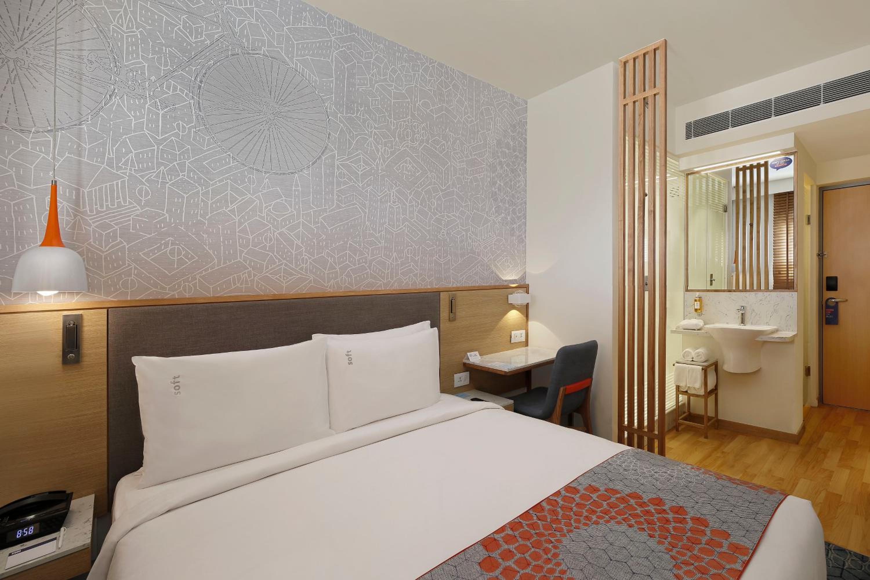 Standard Queen Room with Laundromat(self service) , Laundry Discount 10%, Complimentary Early Check-in from 1:00 pm & Complimentary Late Check-out by 2:00 pm (subject to availability)  photo 1