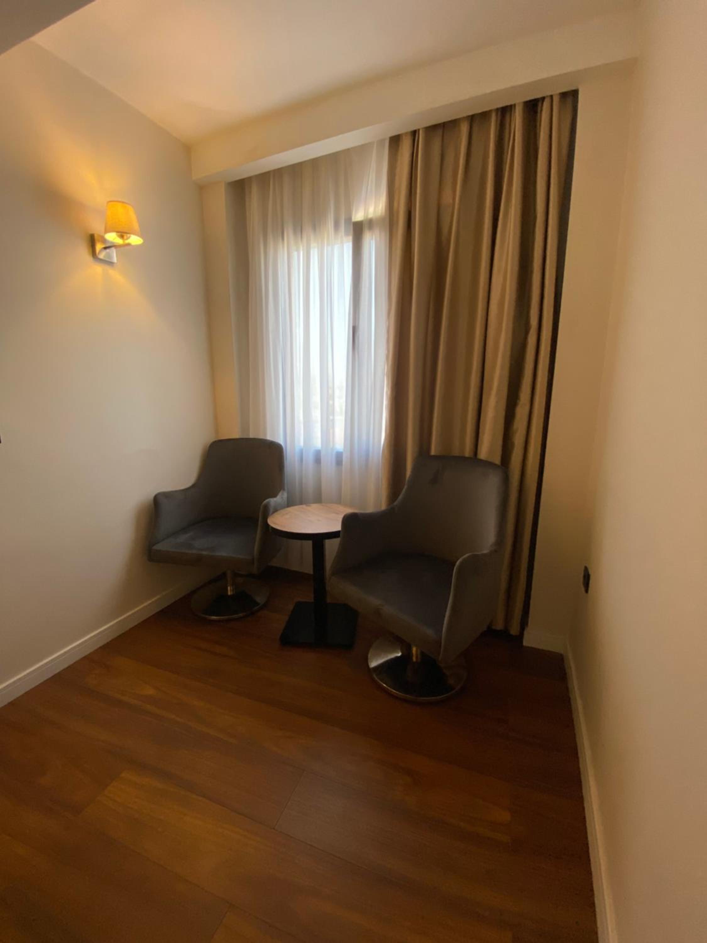 Budget Double Room (No View) - Photo 2