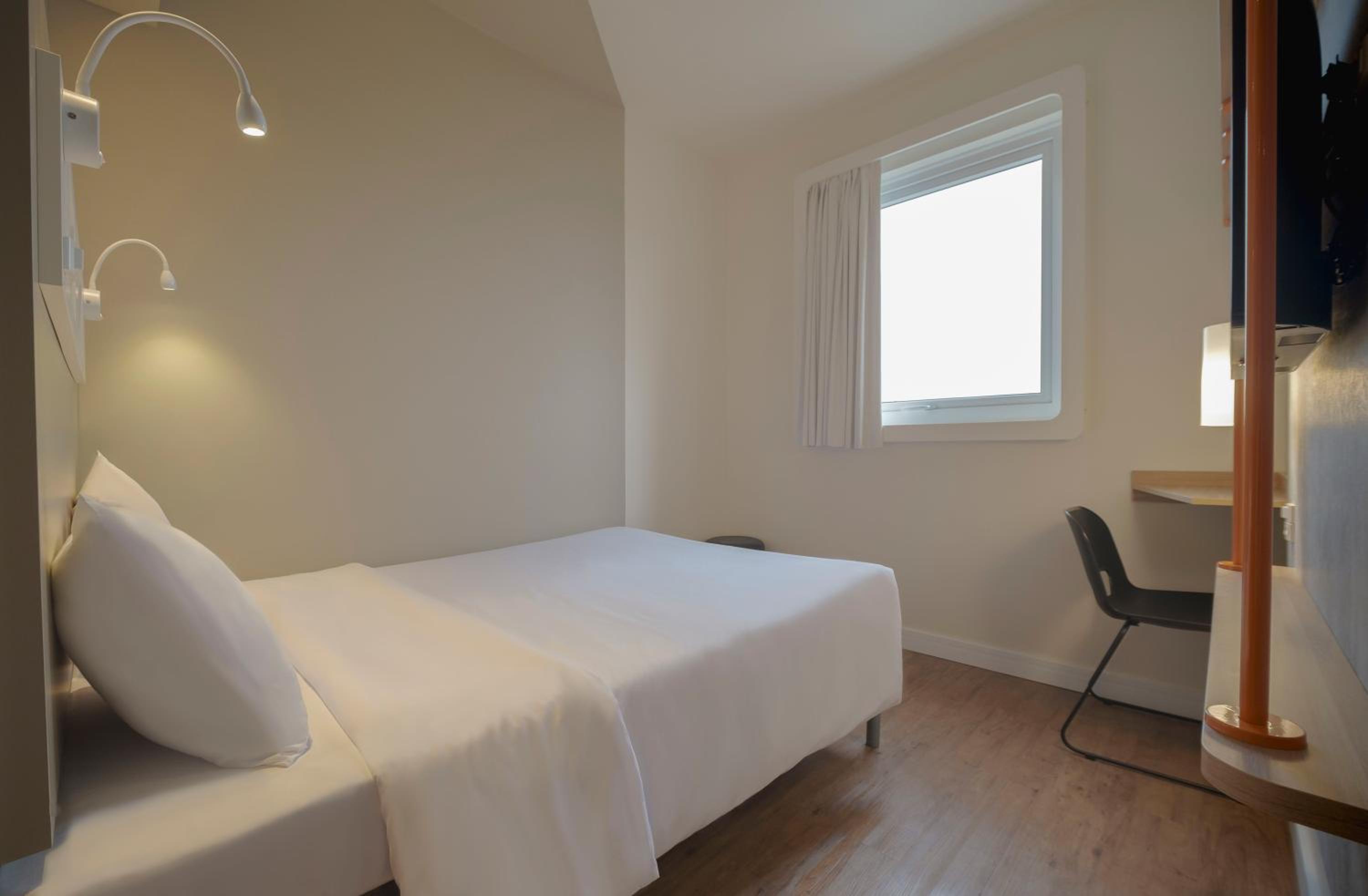 Standard Apartment with One Double Bed - Photo 4