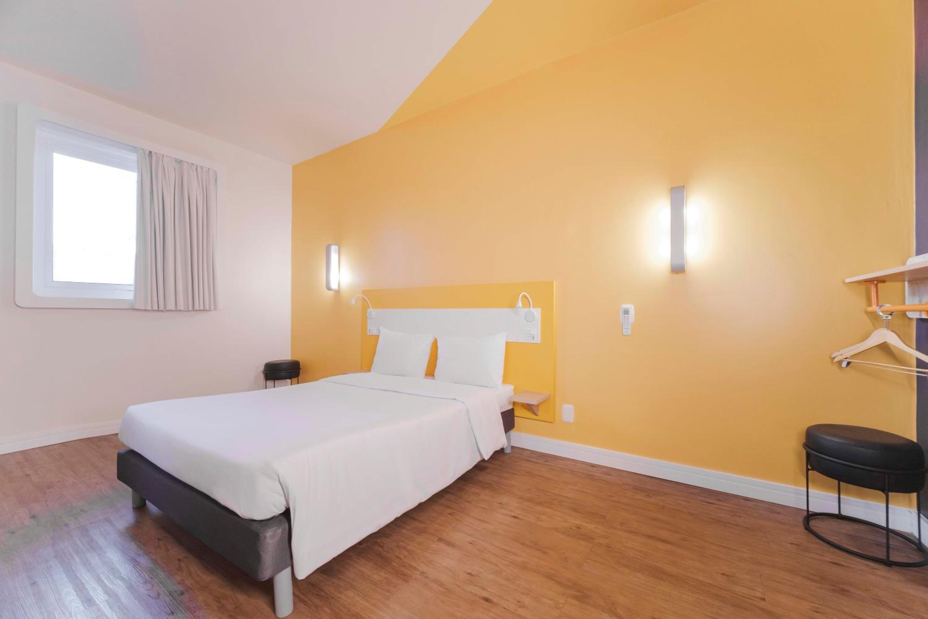 Apartment with Double Bed - Disability Access - Photo 1