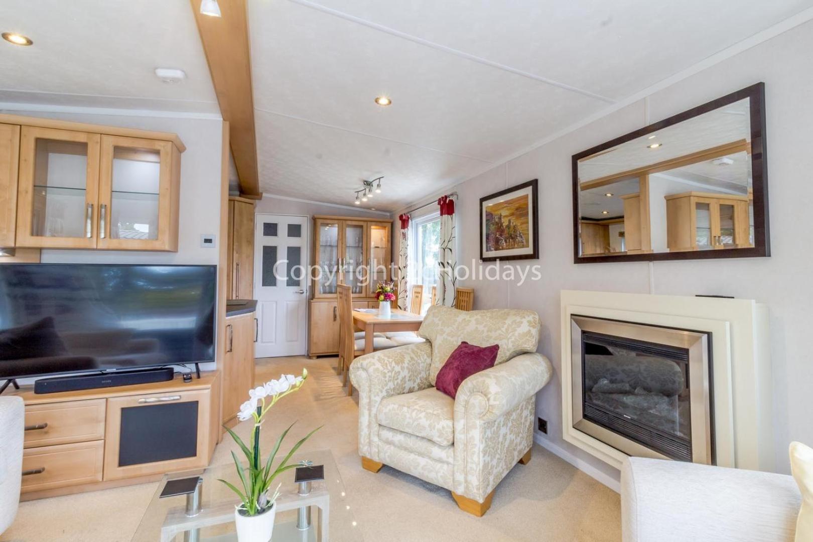 Three-Bedroom Mobile Home photo 3