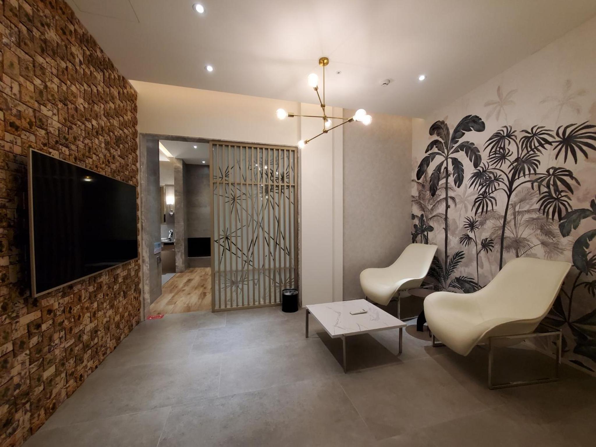 Standard Double Room - Photo 8