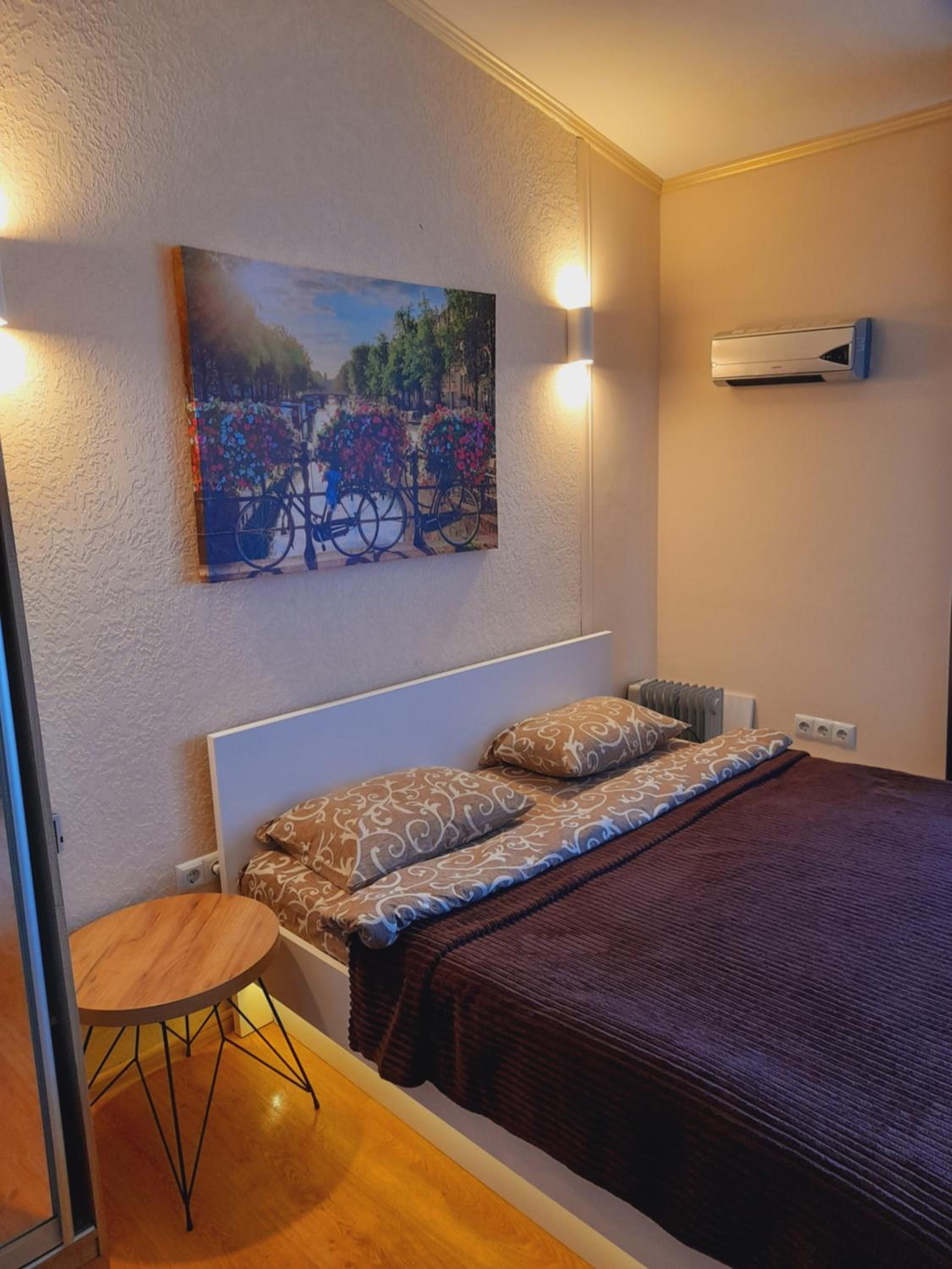 Studio Apartment photo 1