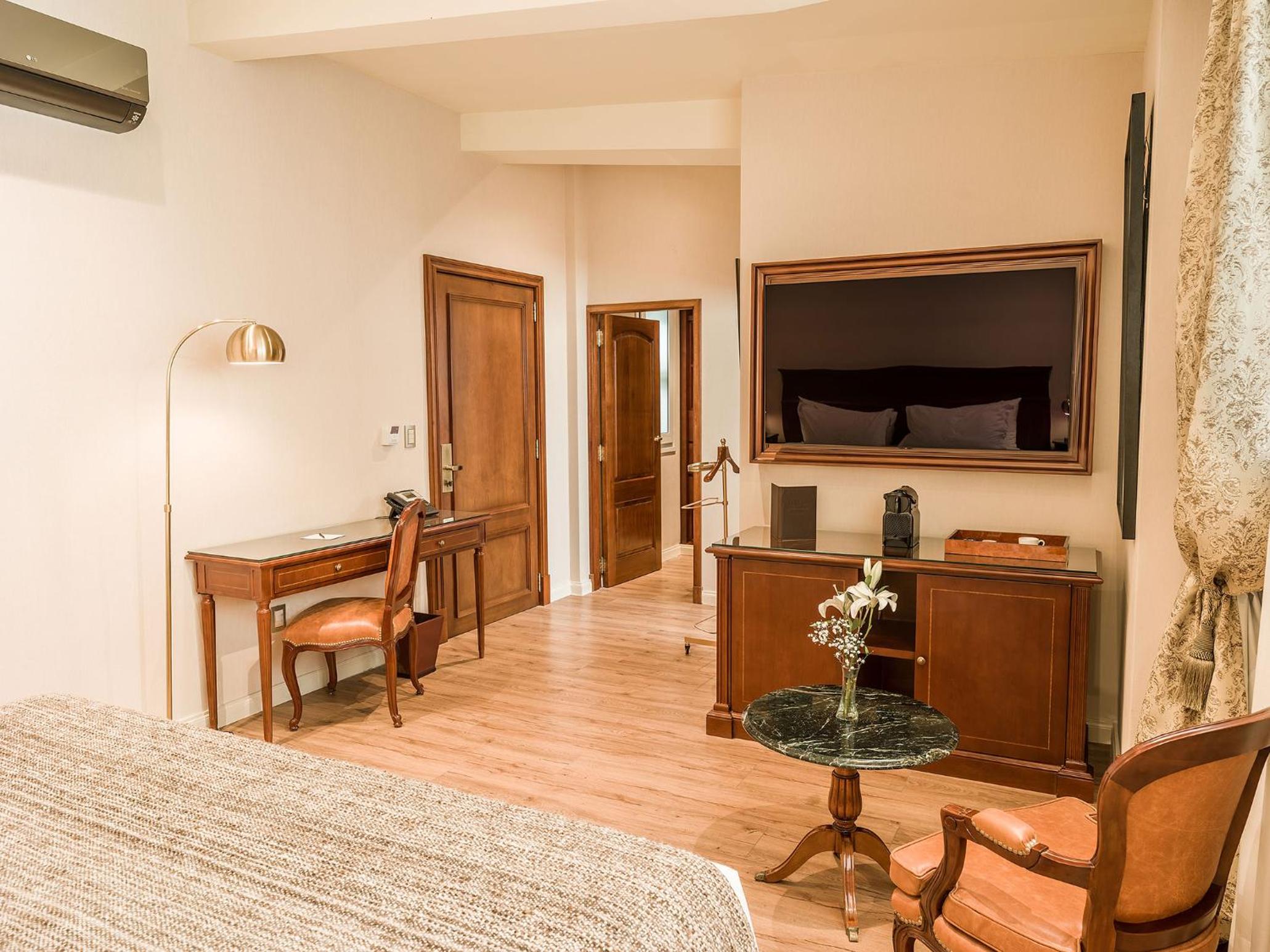 Junior Suite thumbnail 6