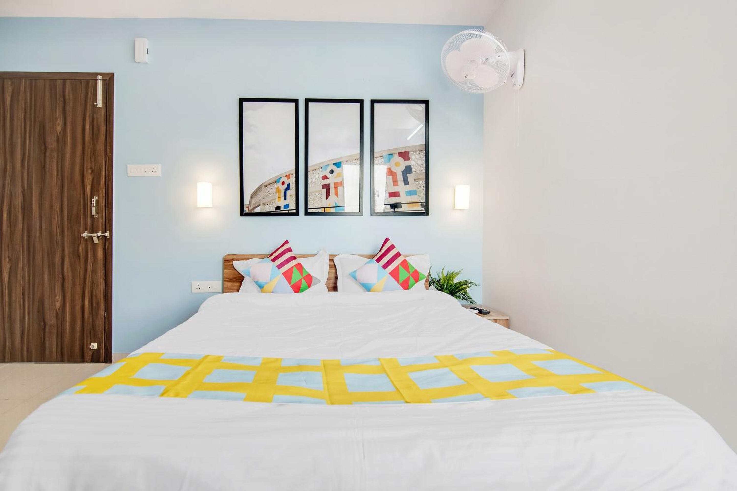 Deluxe Double Room - Photo 9