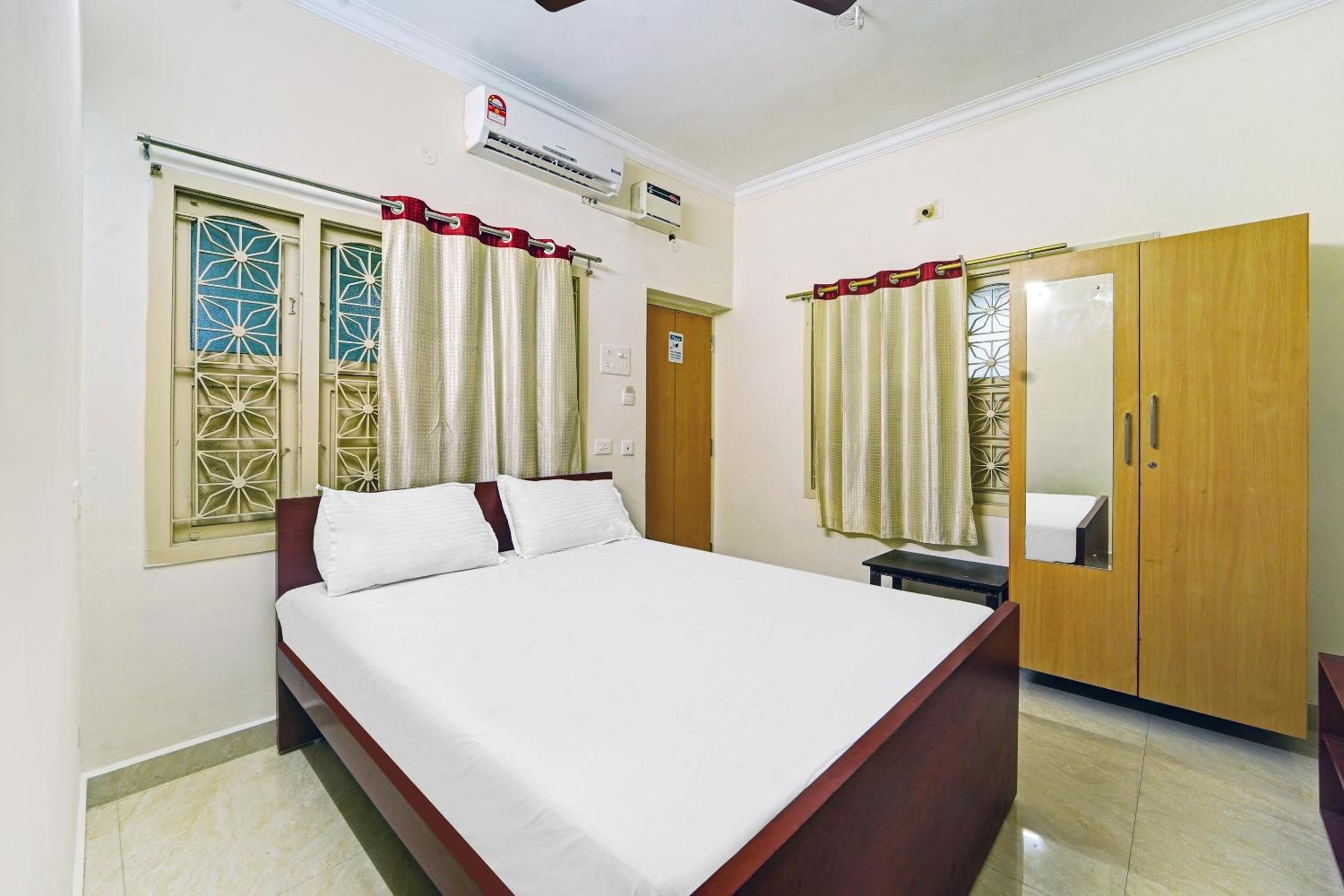Deluxe Double Room - Photo 12