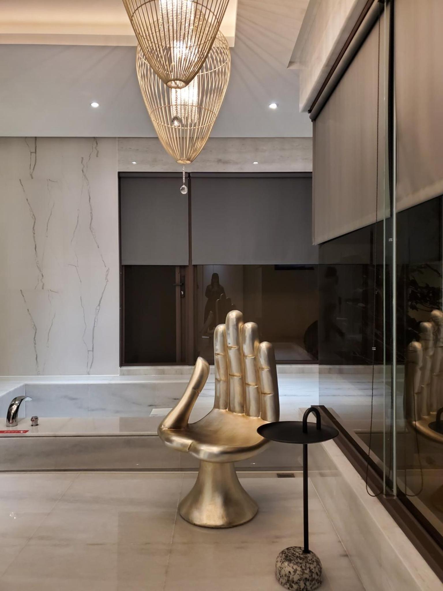 Standard Queen Room - Photo 7