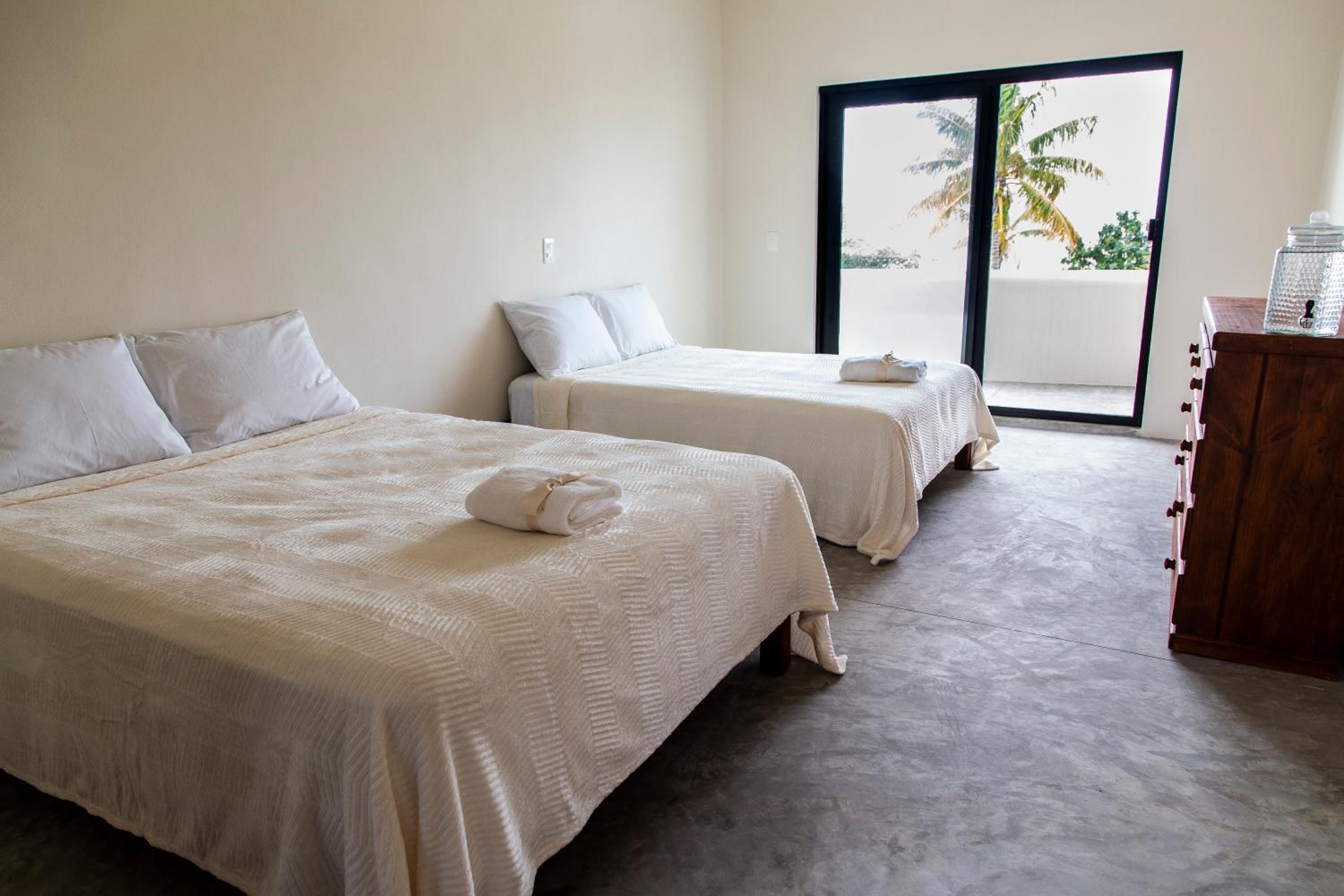 Double Room with Private Bathroom - Photo 16