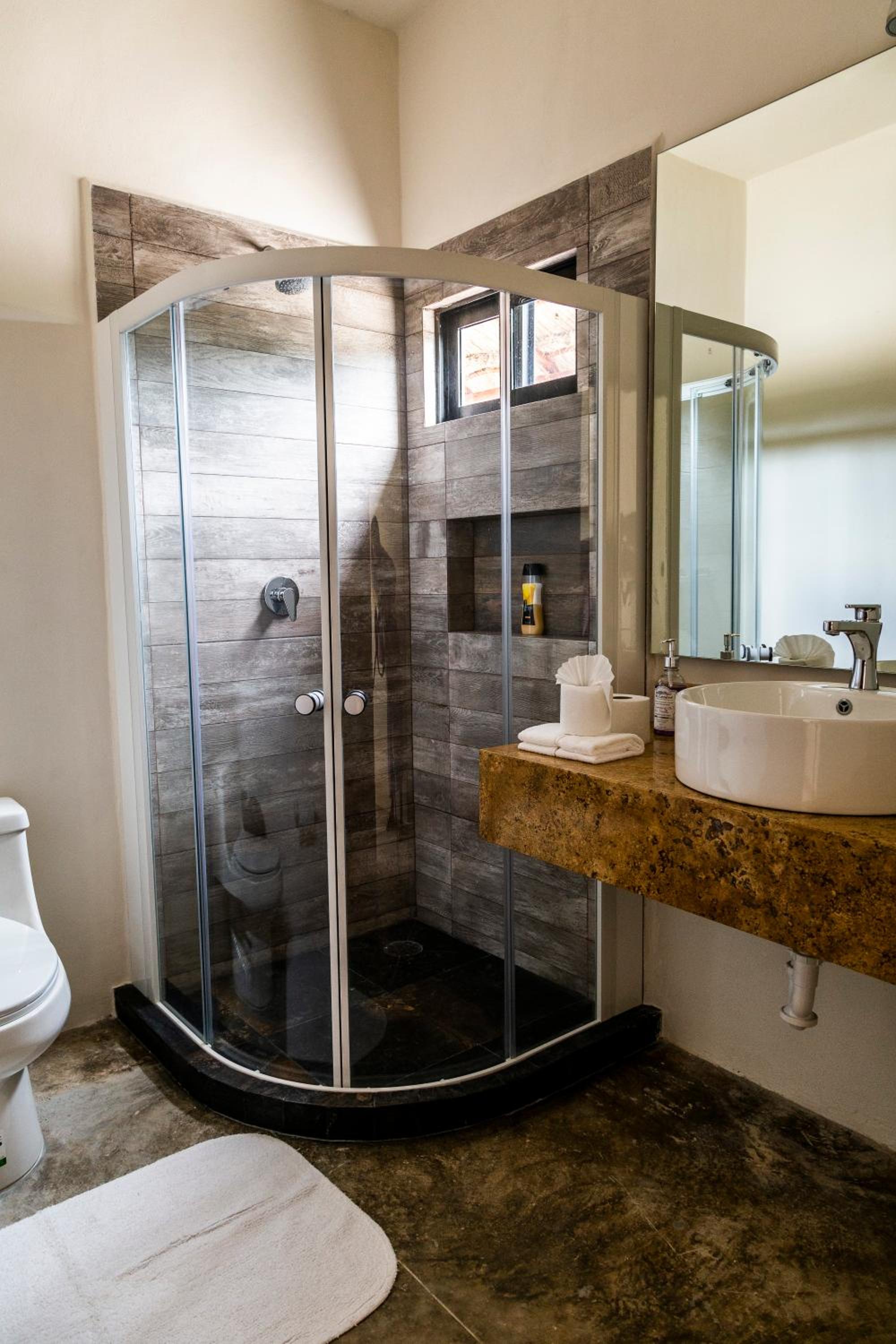Double Room with Private Bathroom - Photo 15