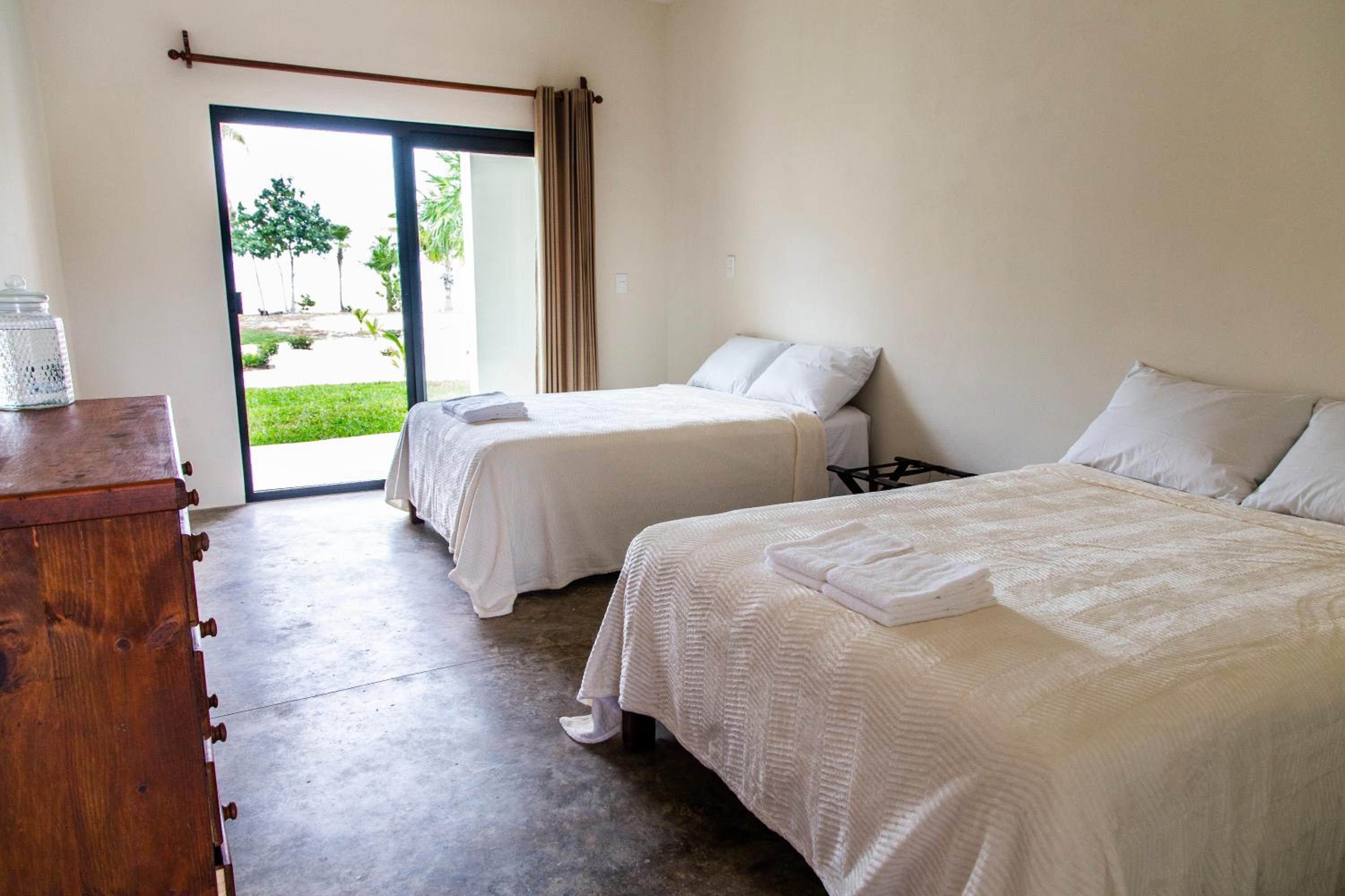 Double Room with Private Bathroom - Photo 14