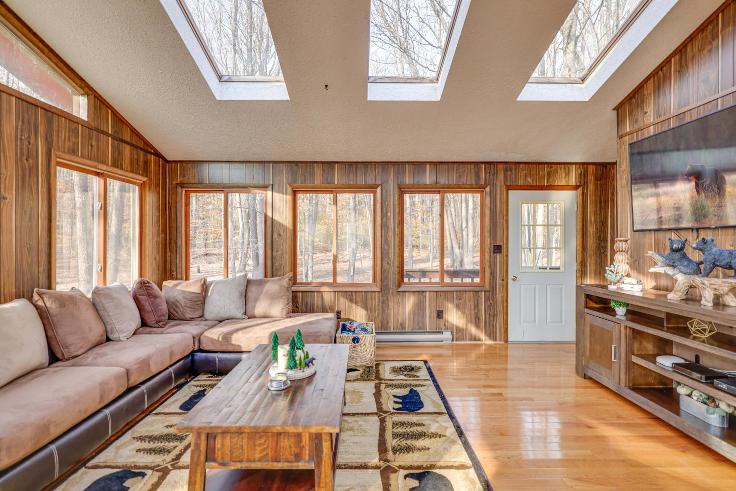 Four-Bedroom House photo 2