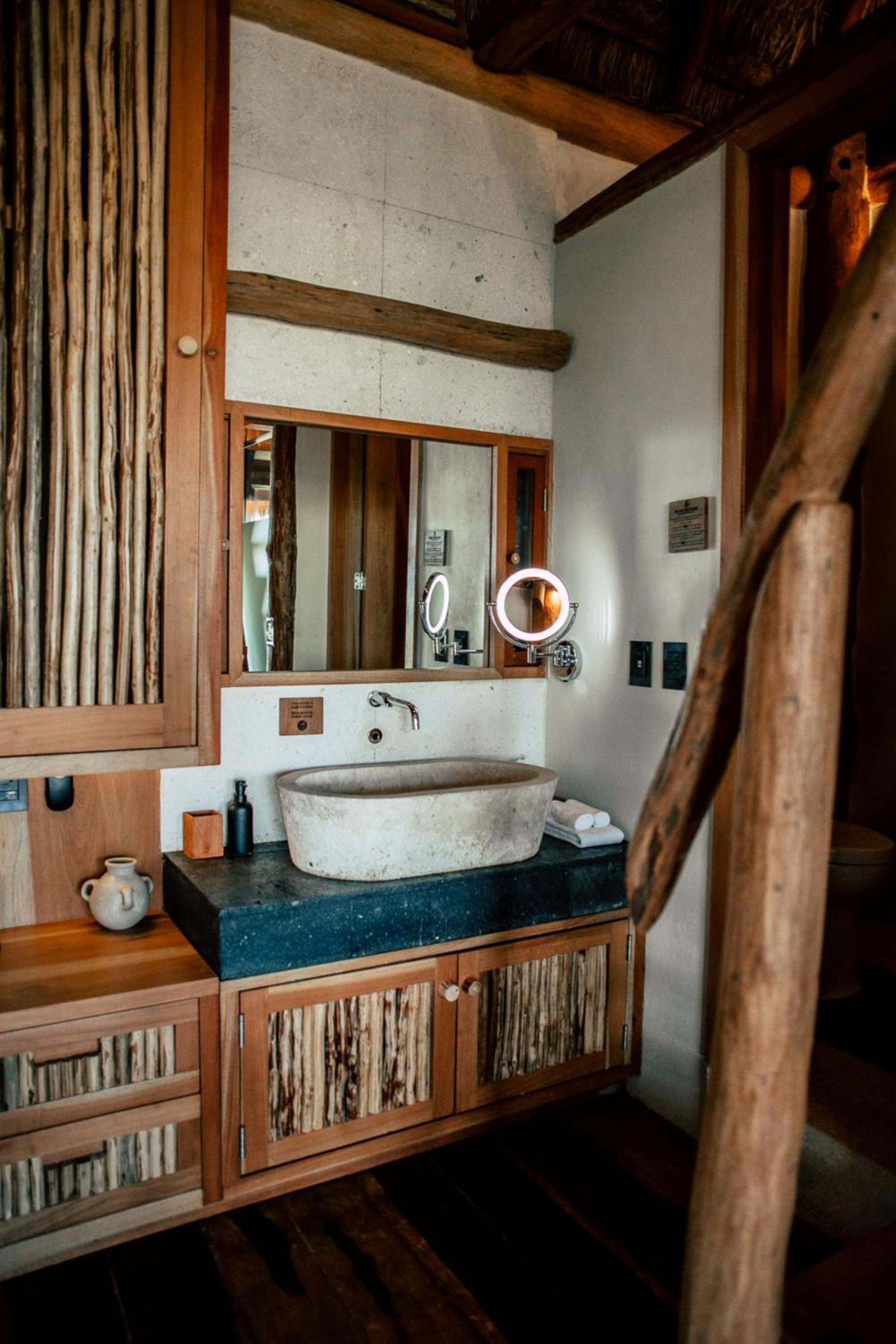 Suite - Photo 9