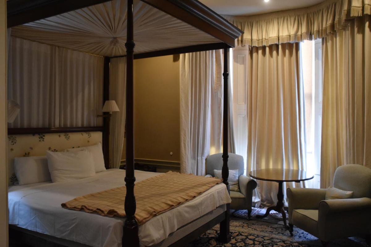 Double Room with Four Poster Bed photo 1