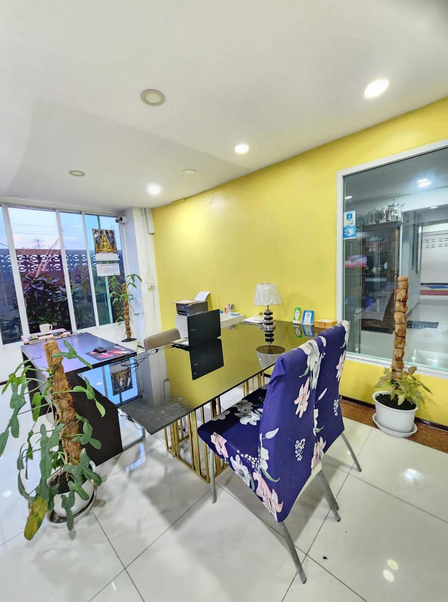 Apartment - Photo 8