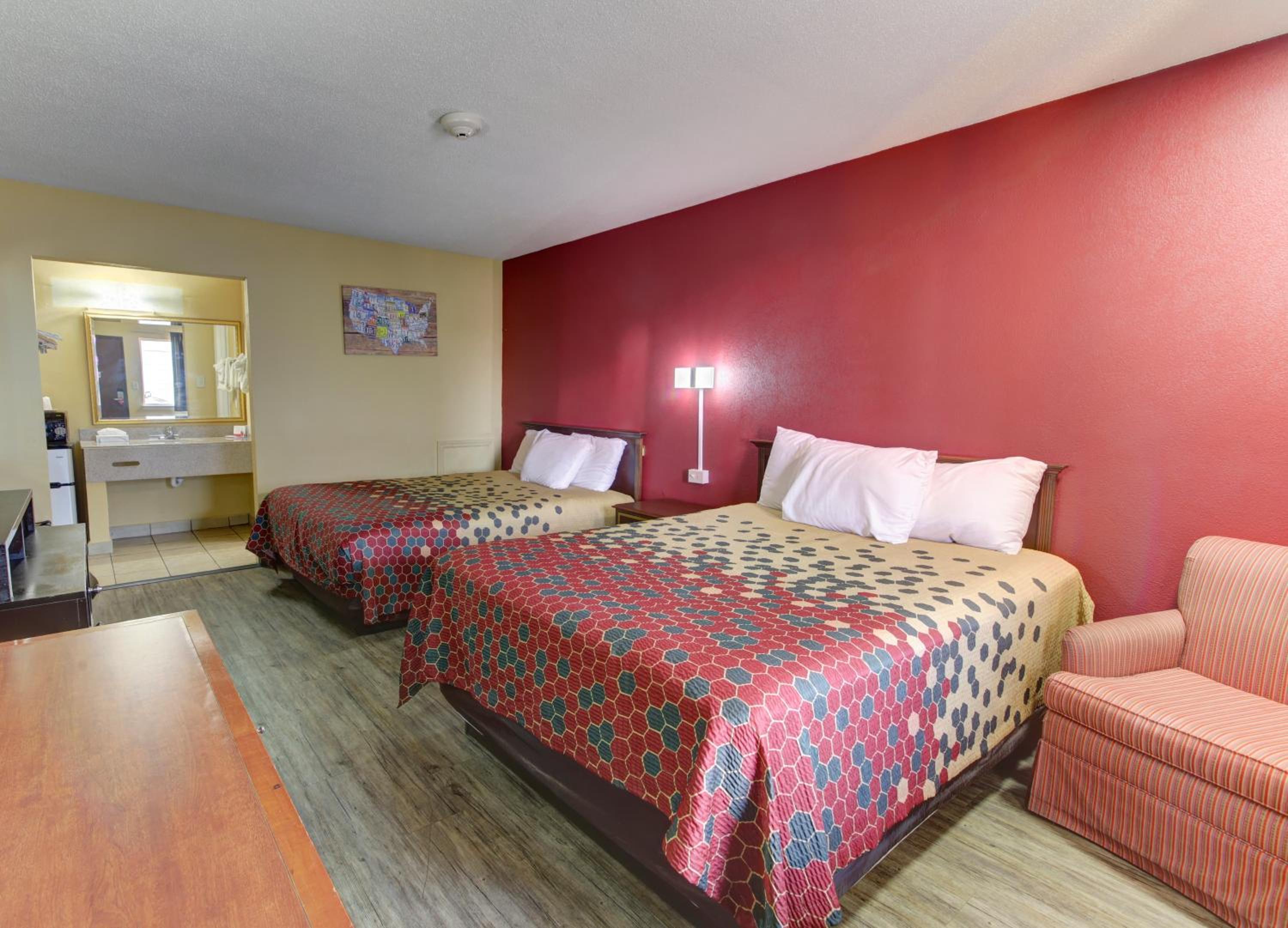 Double Room with Two Double Beds - Smoking - Photo 8