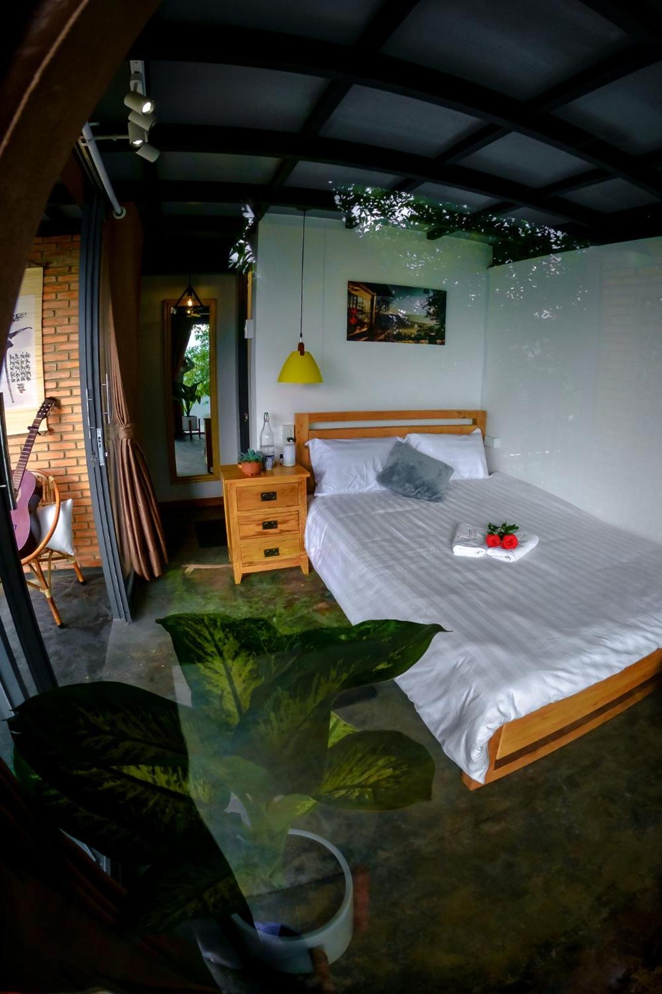 Suite with Mountain View - Photo 12