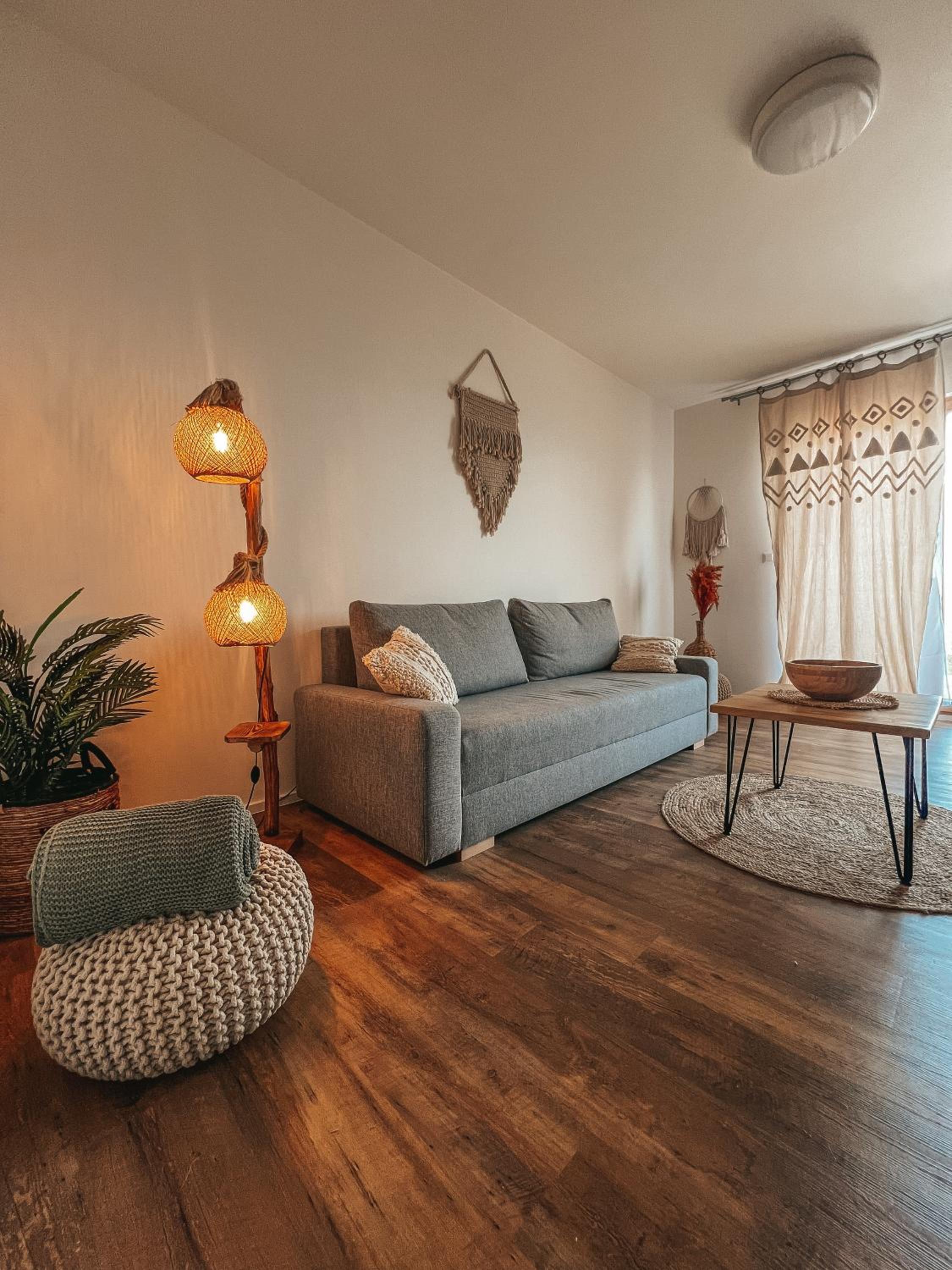 One-Bedroom Apartment photo 1
