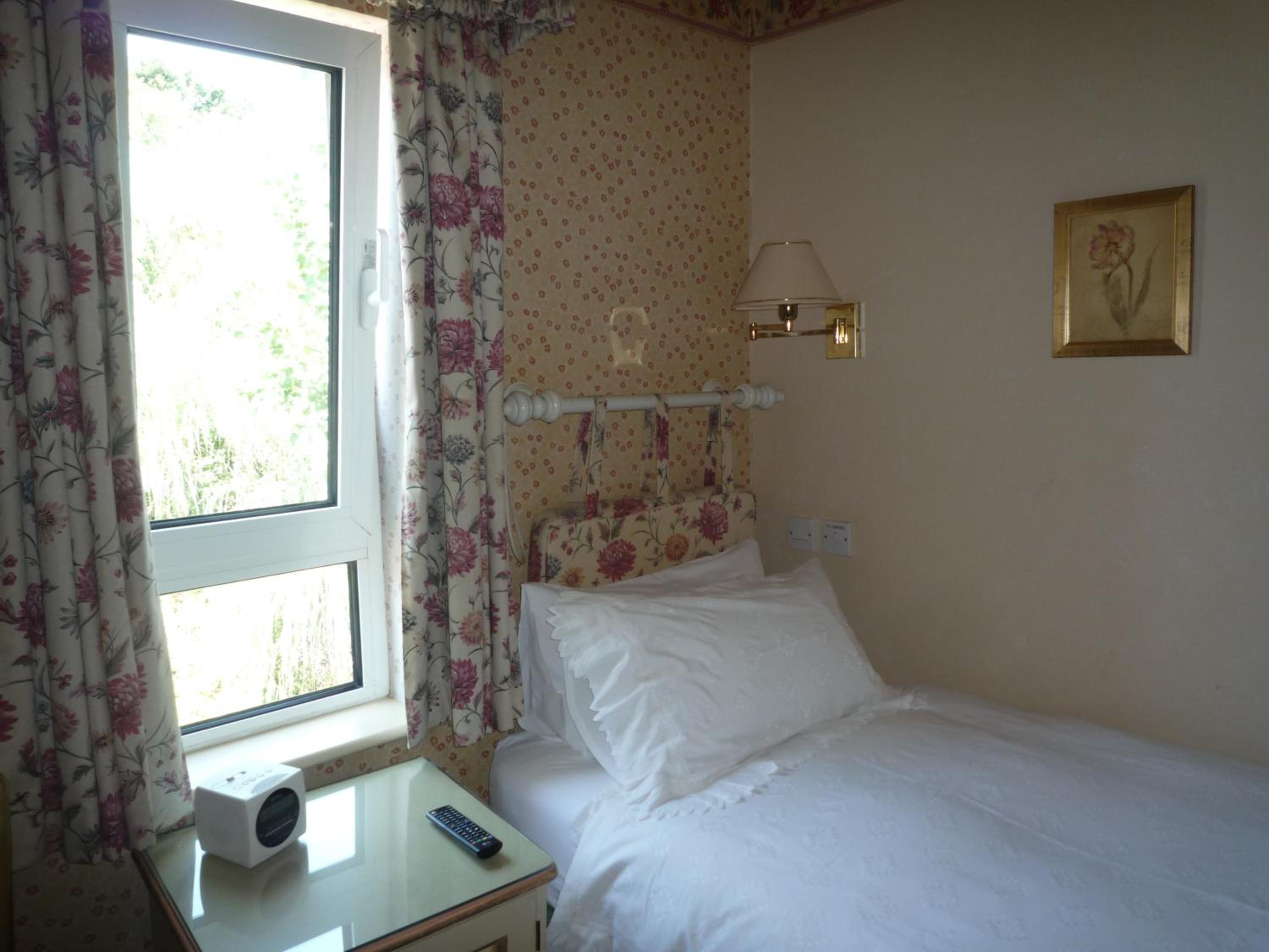 Standard Single Room with Shower photo 2