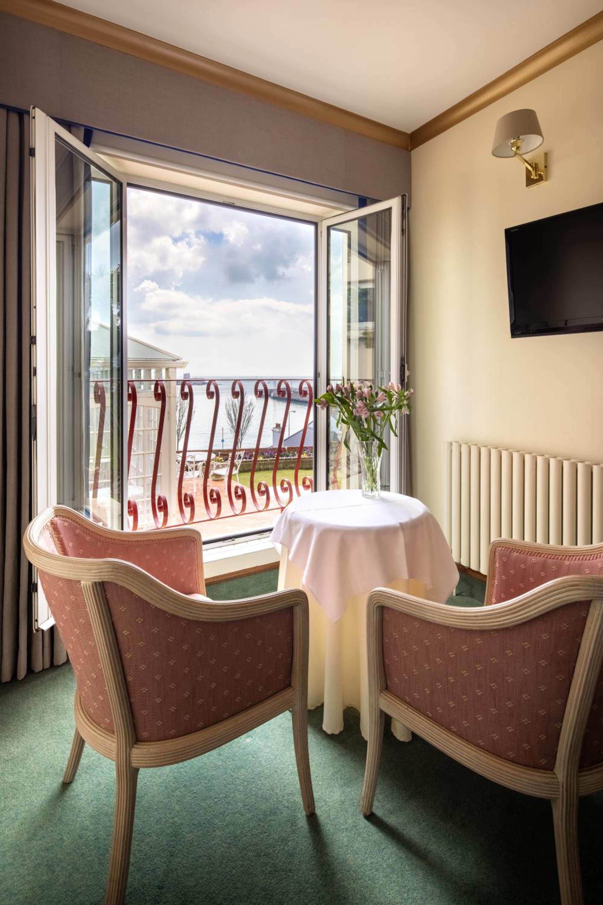 Standard Double or Twin Room photo 2
