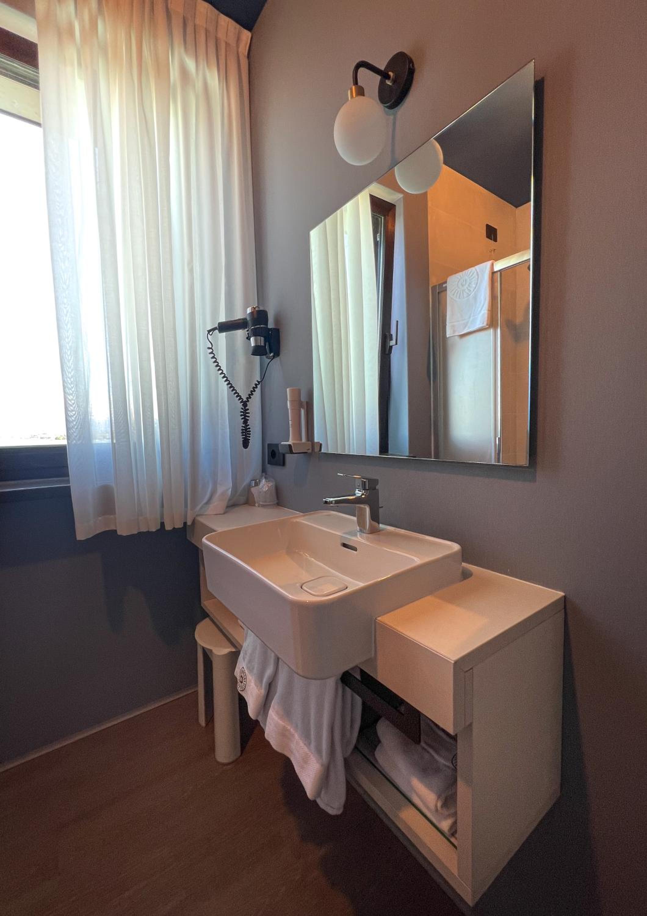 Junior Suite with Terrace - Photo 4