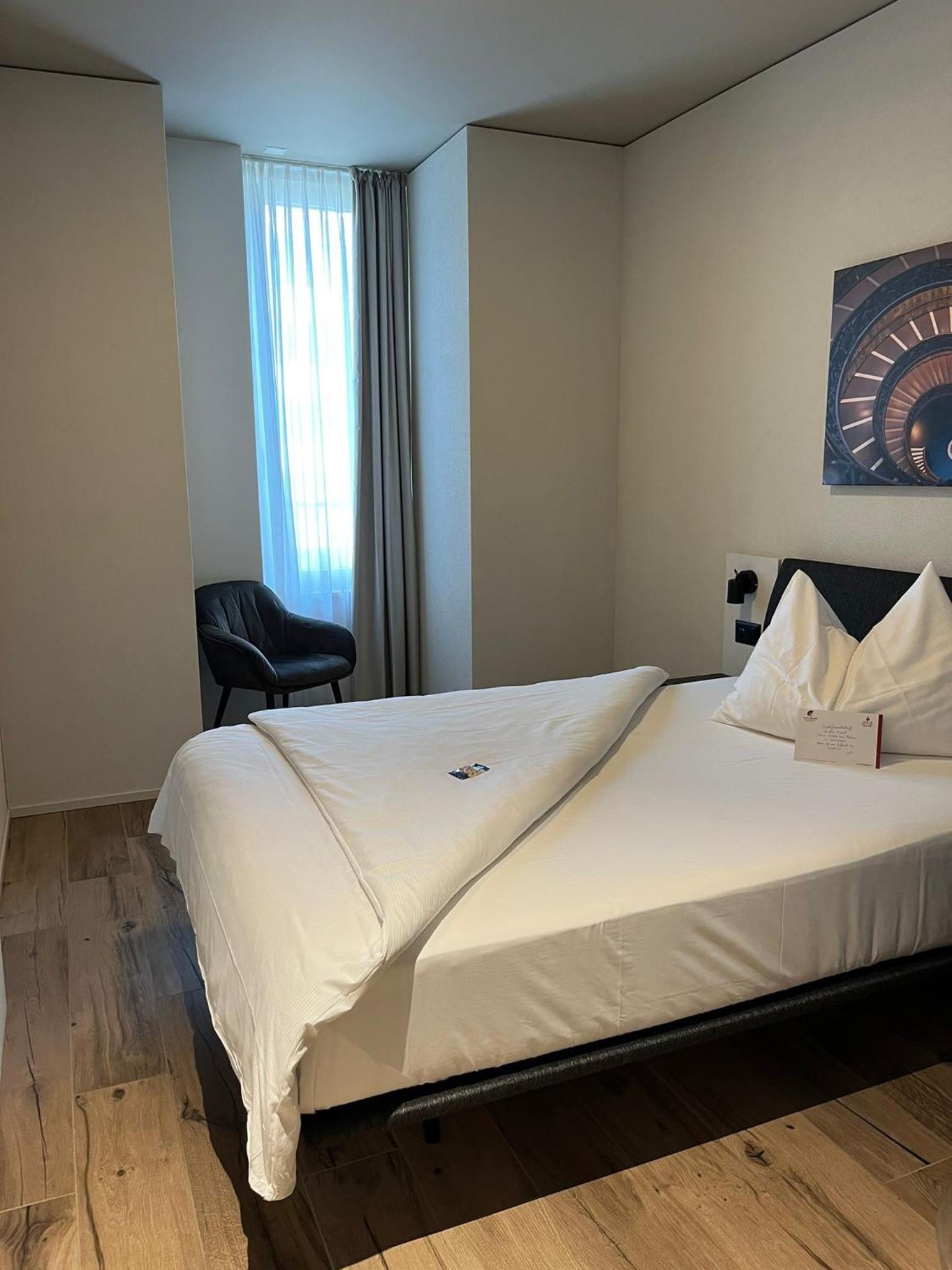 Standard Single Room with Little Natural Light and A/C photo 3