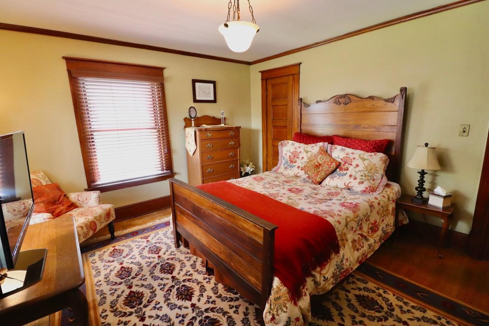 Queen Room photo 3