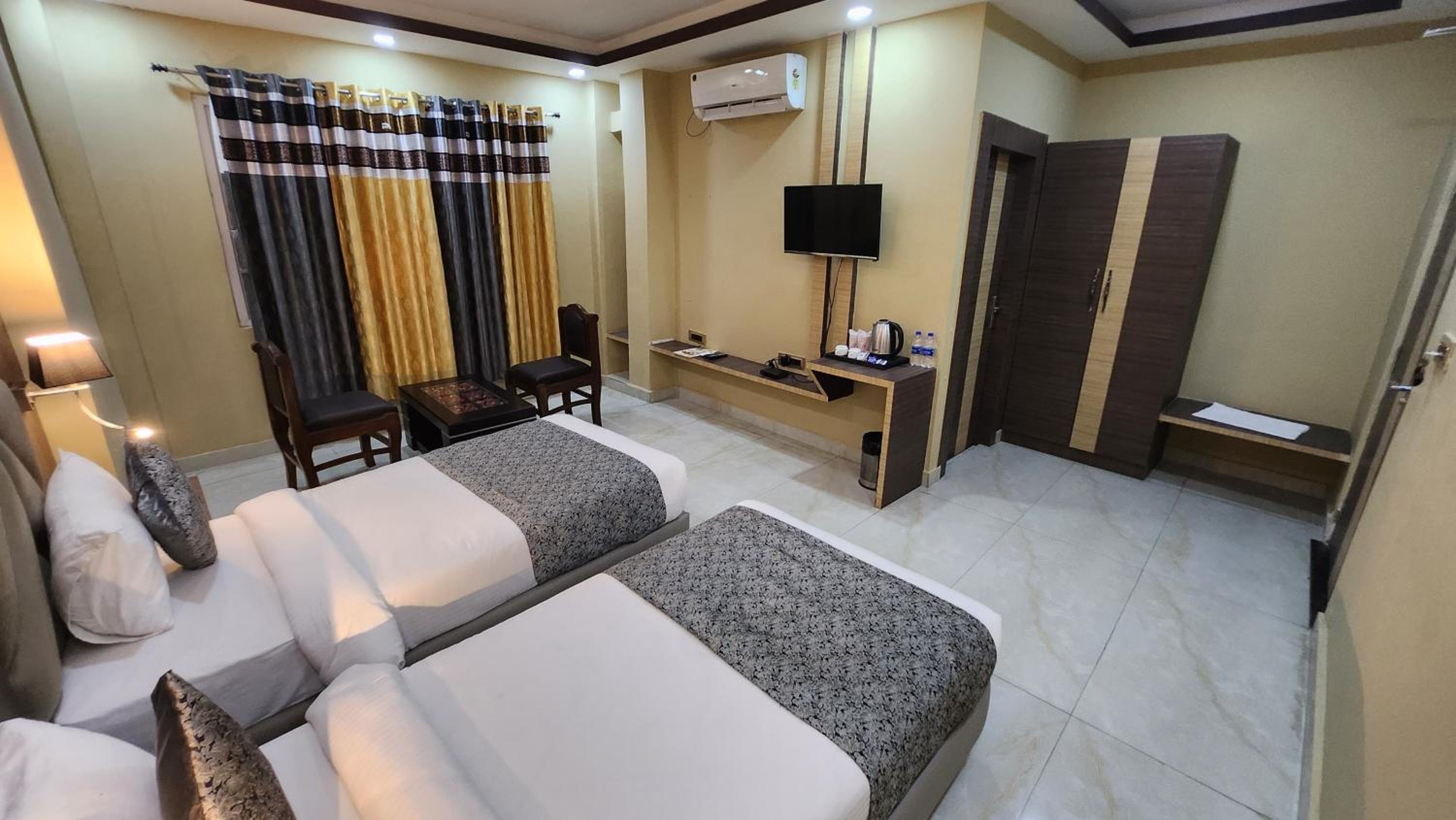 Twin Room - Photo 8