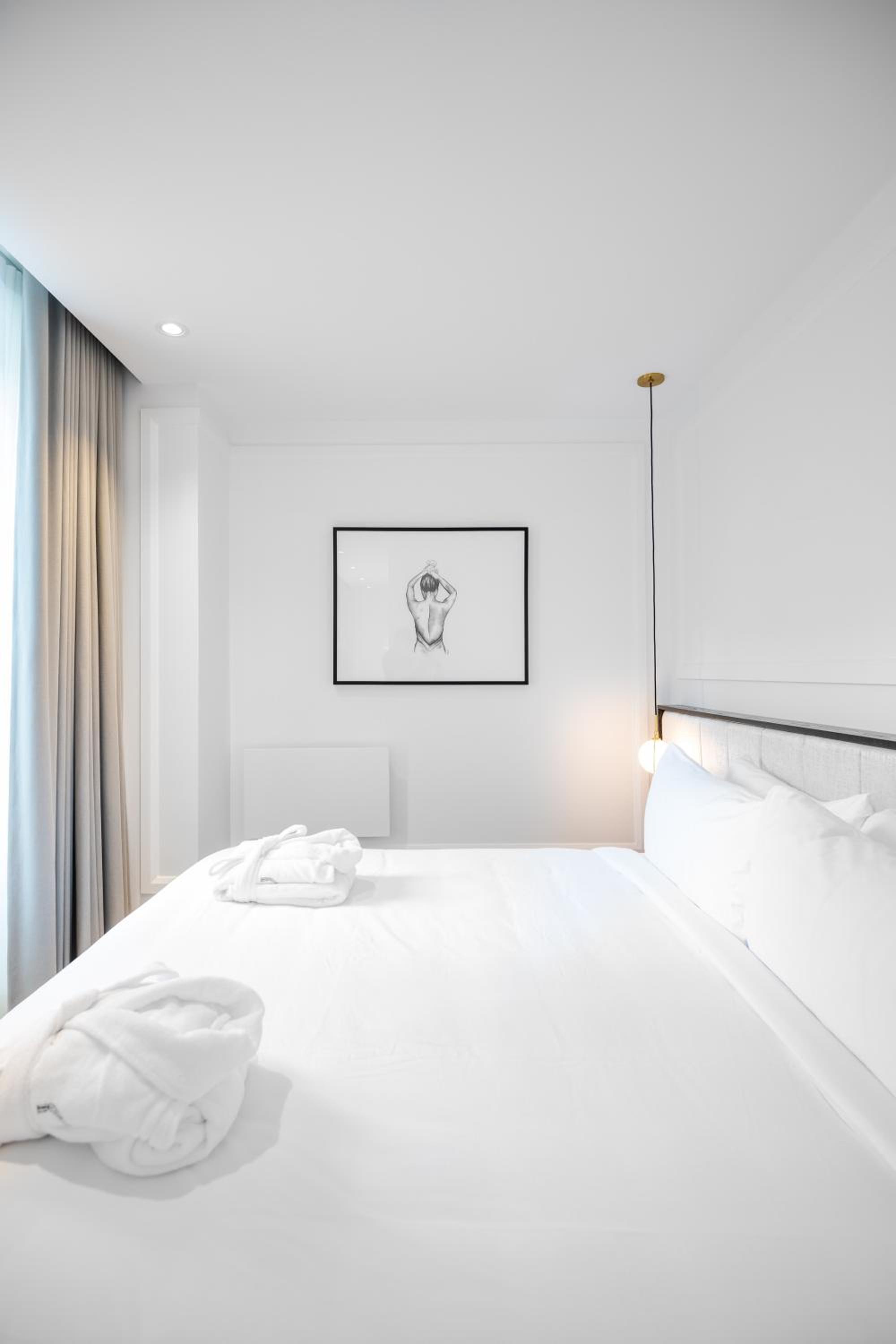 Superior Suite - Photo 3