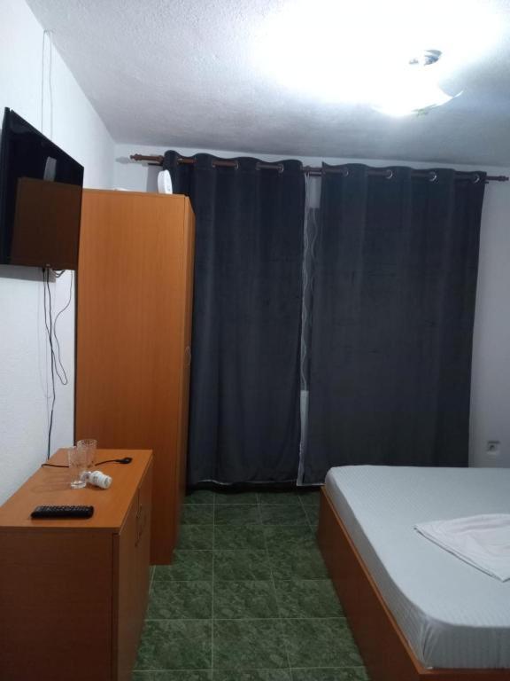 Double Room - Photo 3