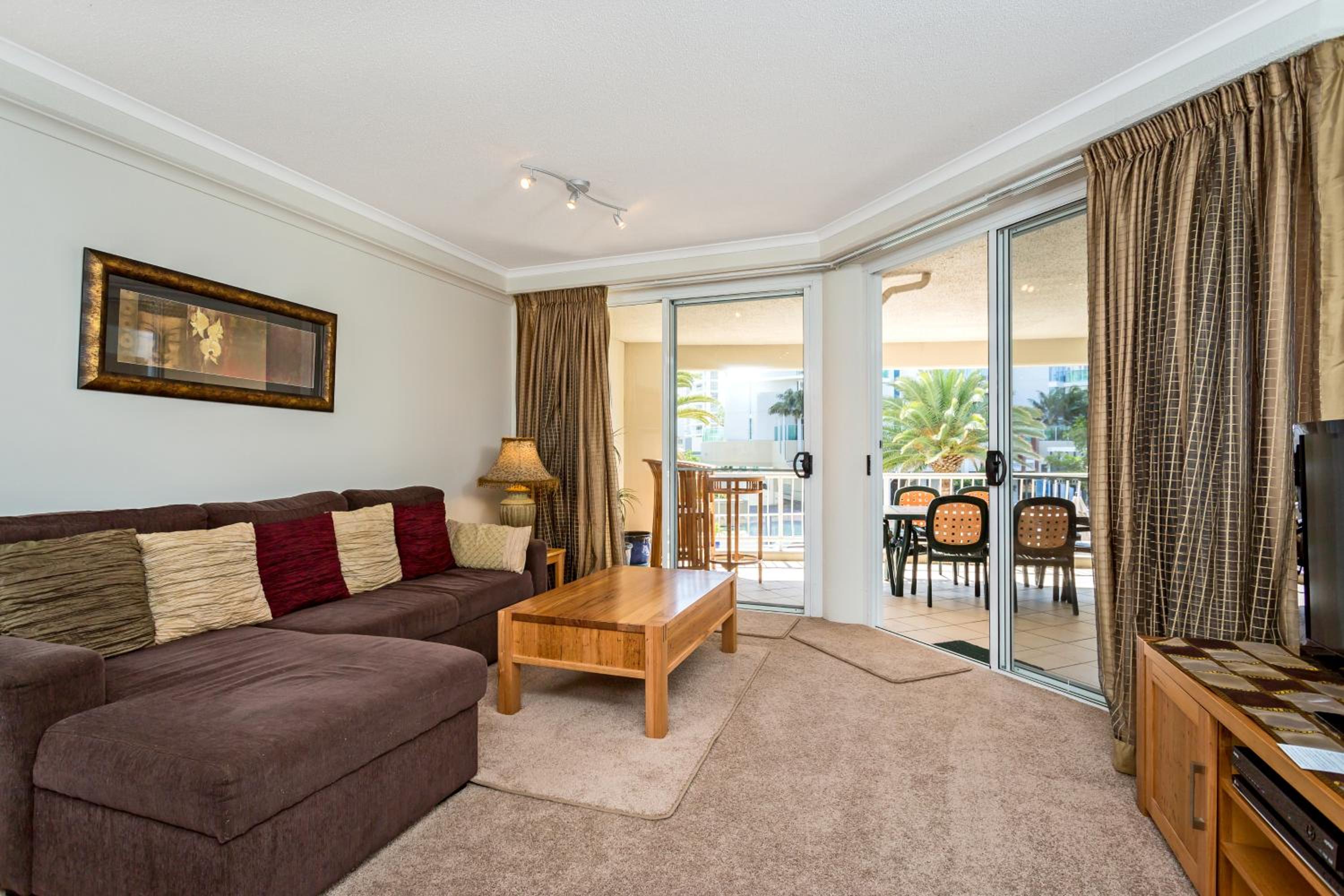 Two-Bedroom Apartment with Pool/Garden View