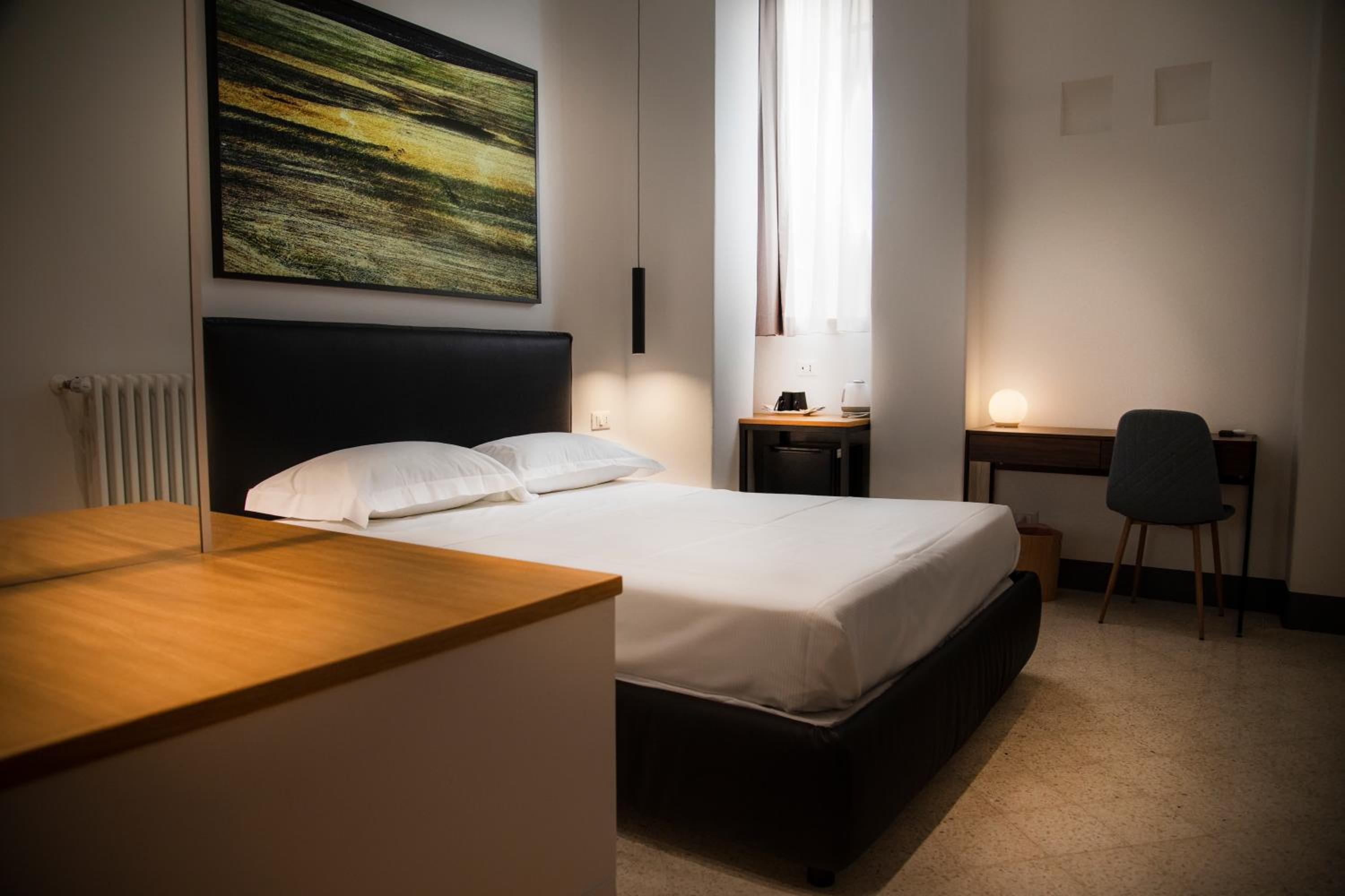 Double Room with Private Bathroom - Photo 1