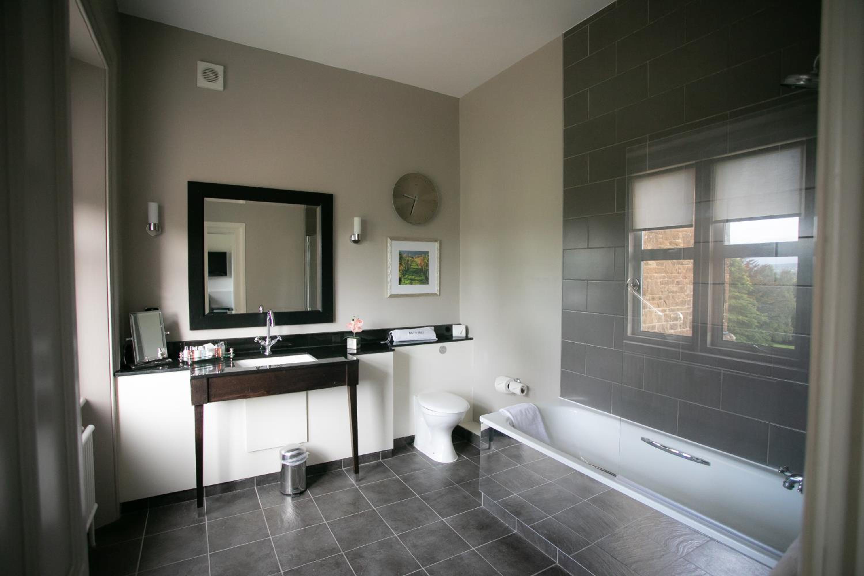 Suite - Photo 5