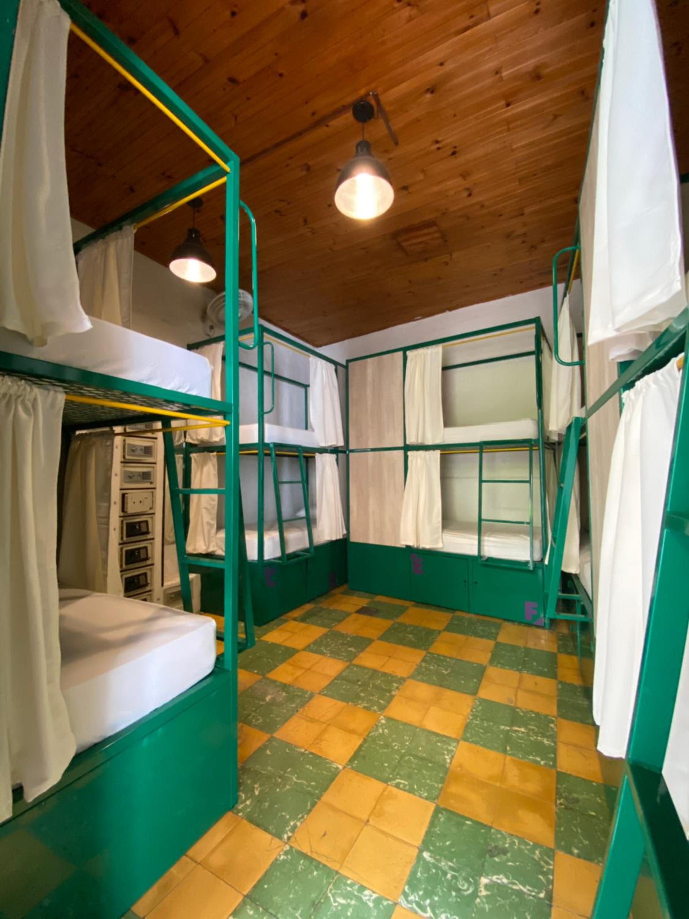 Bed in 8-Bed Mixed Dormitory Room with Shared Bathroom