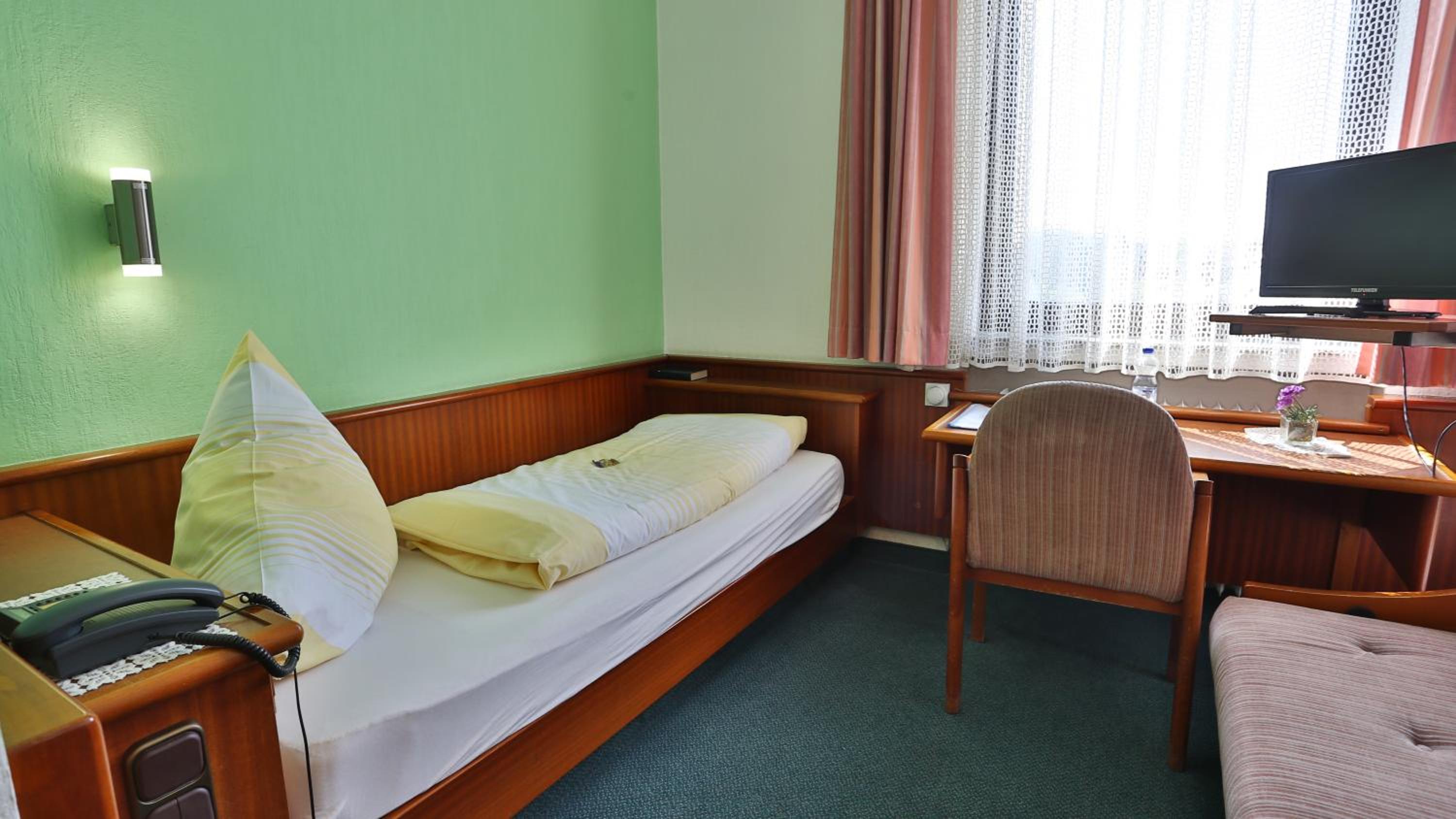Economy Single Room
