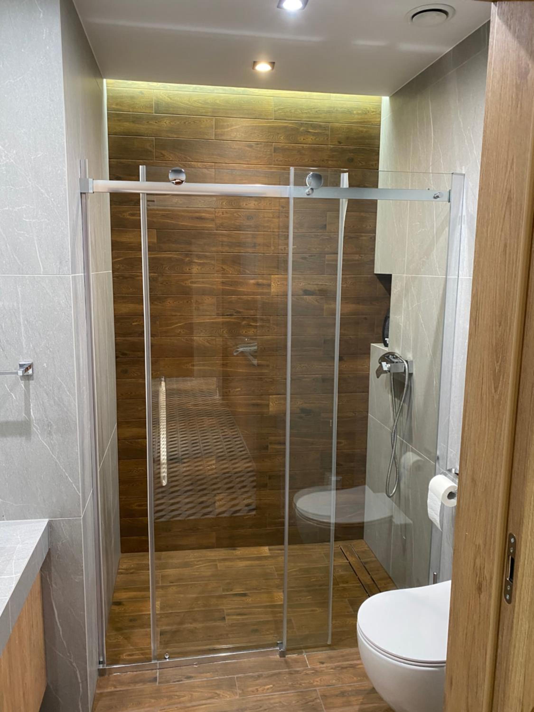 Suite with Lake View