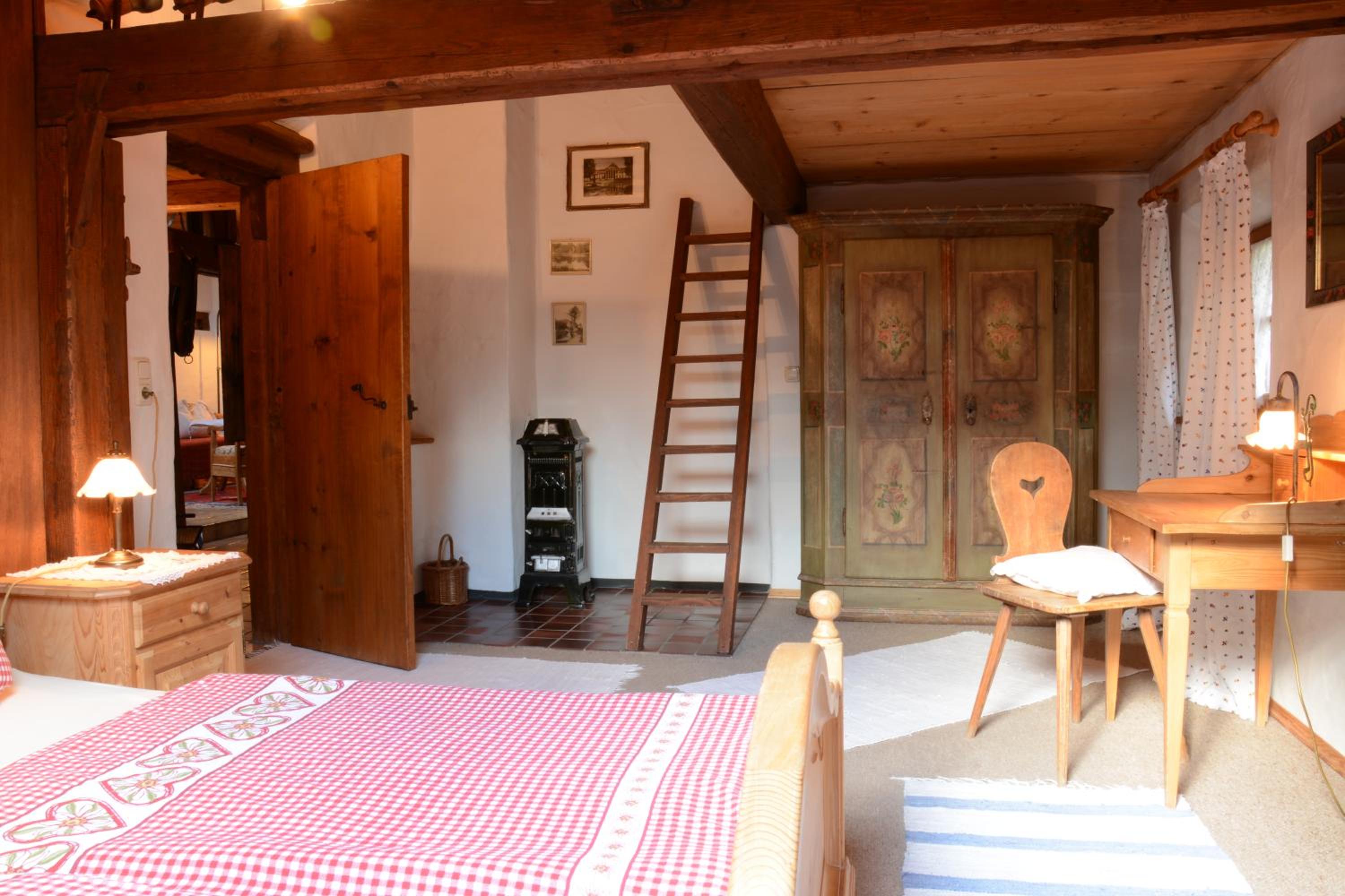 Three-Bedroom House photo 2