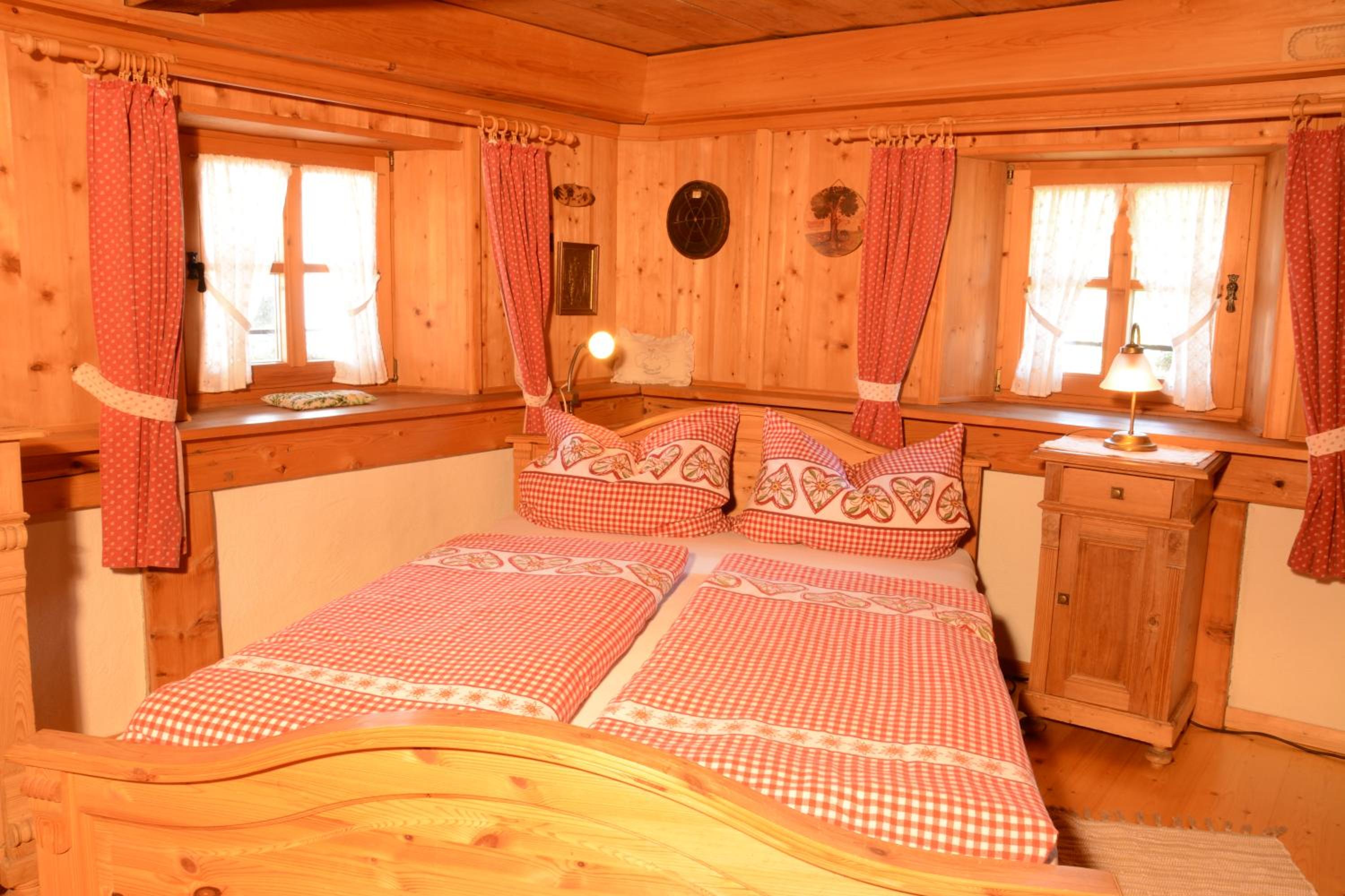 Three-Bedroom House photo 3