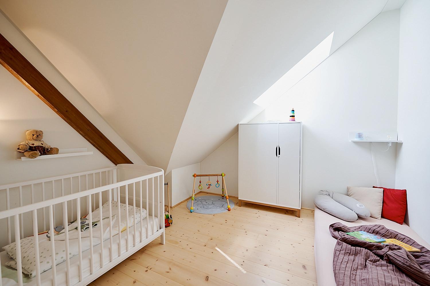 One-Bedroom Apartment - Photo 3