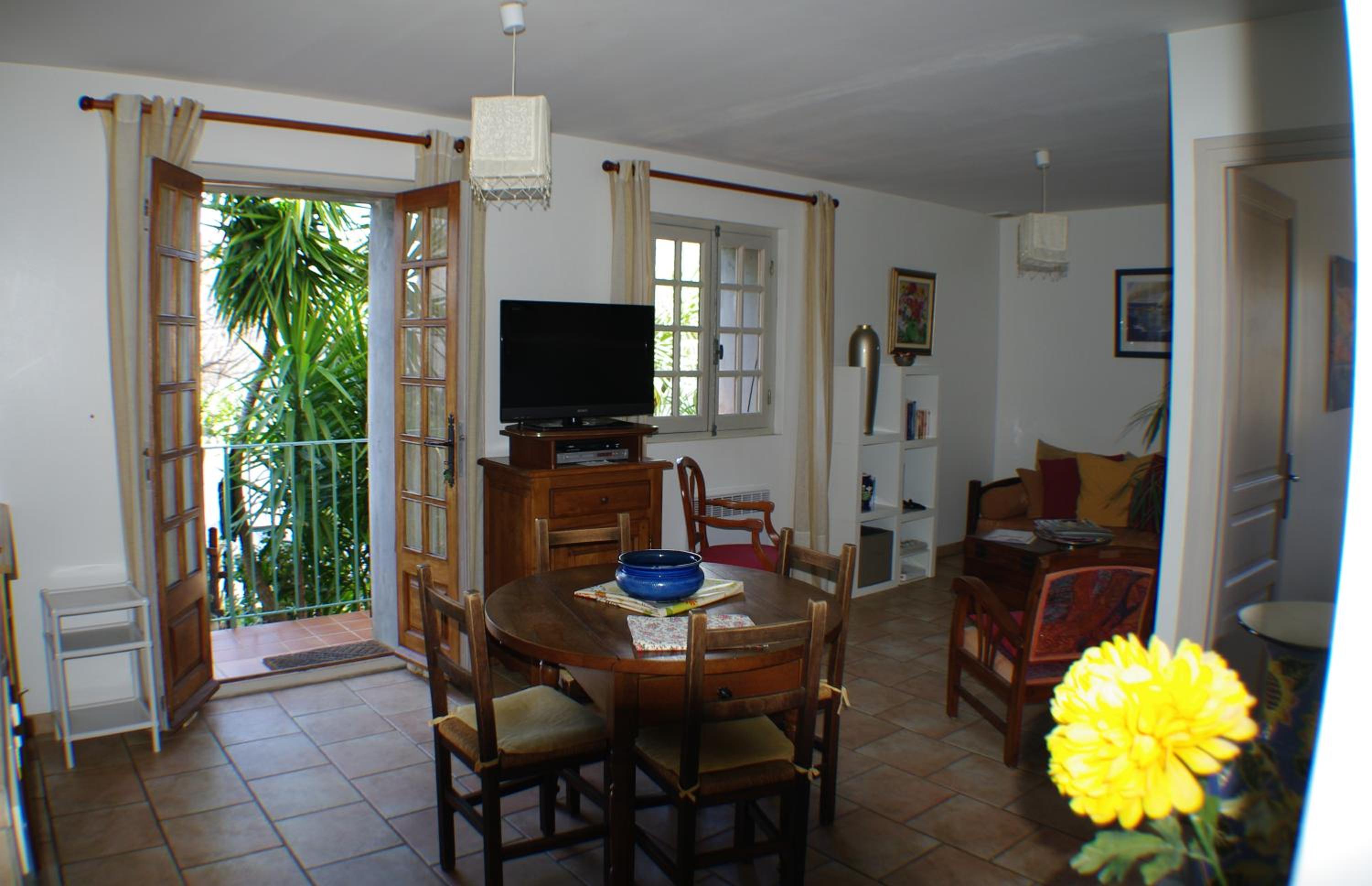One-Bedroom House photo 3